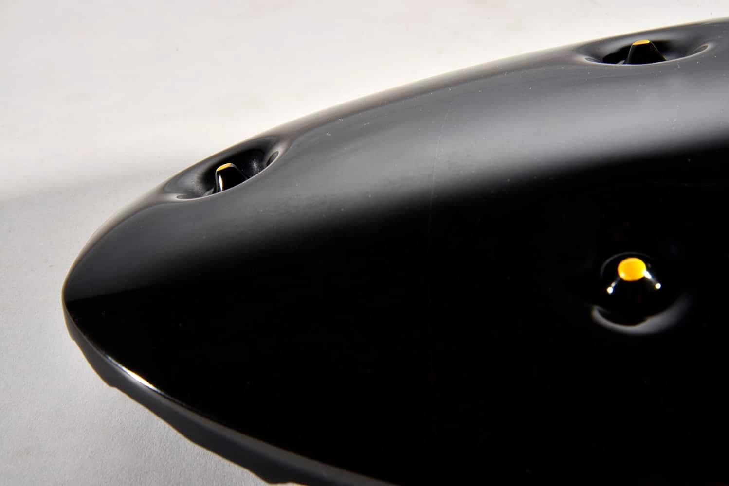 Déjà vu di Francesca Bernardini - Scultura astratta, marmo nero, smalto in vendita 2