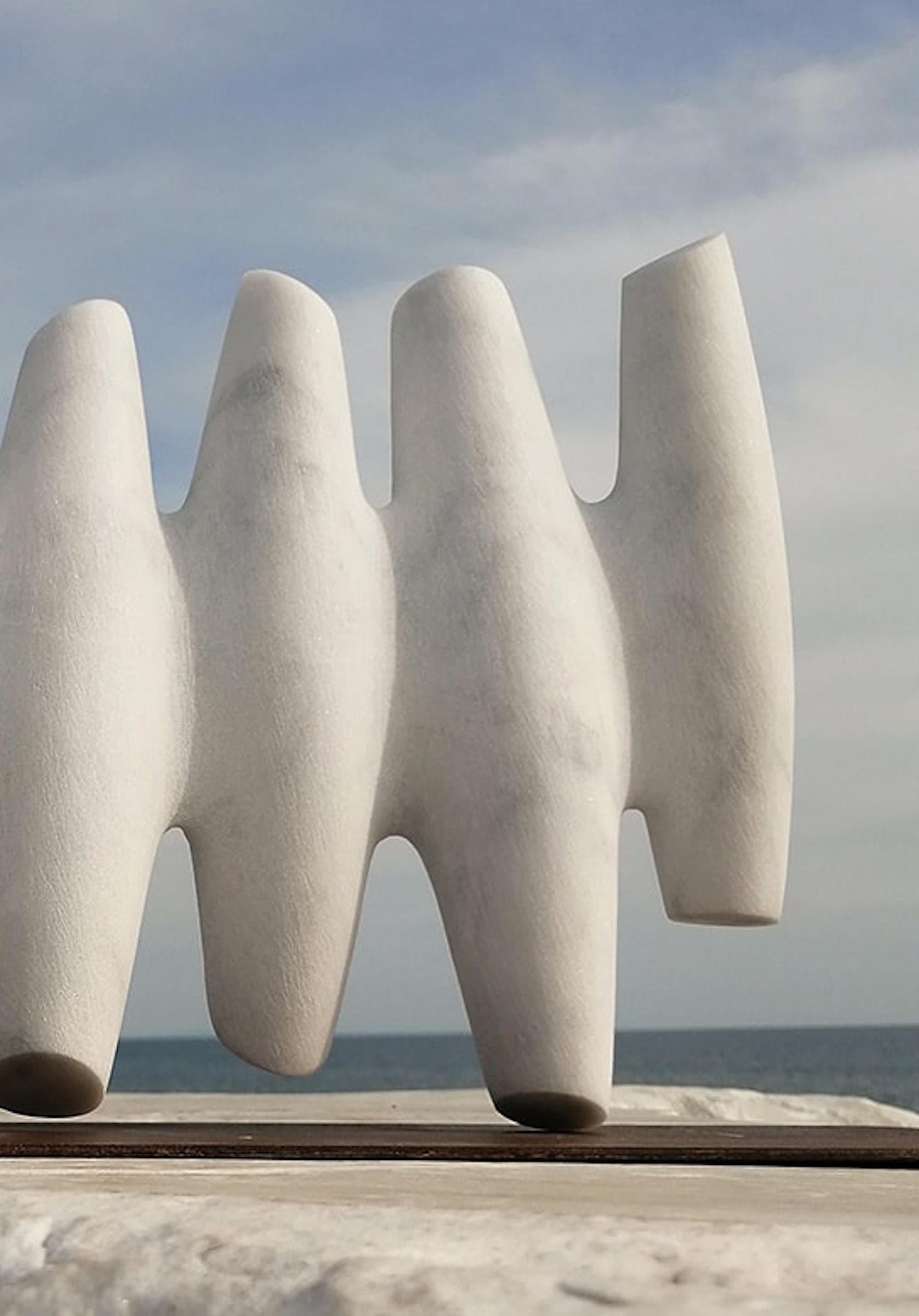 Primeras Conexiones de Francesca Bernardini - Escultura abstracta, mármol de Carrara en venta 3