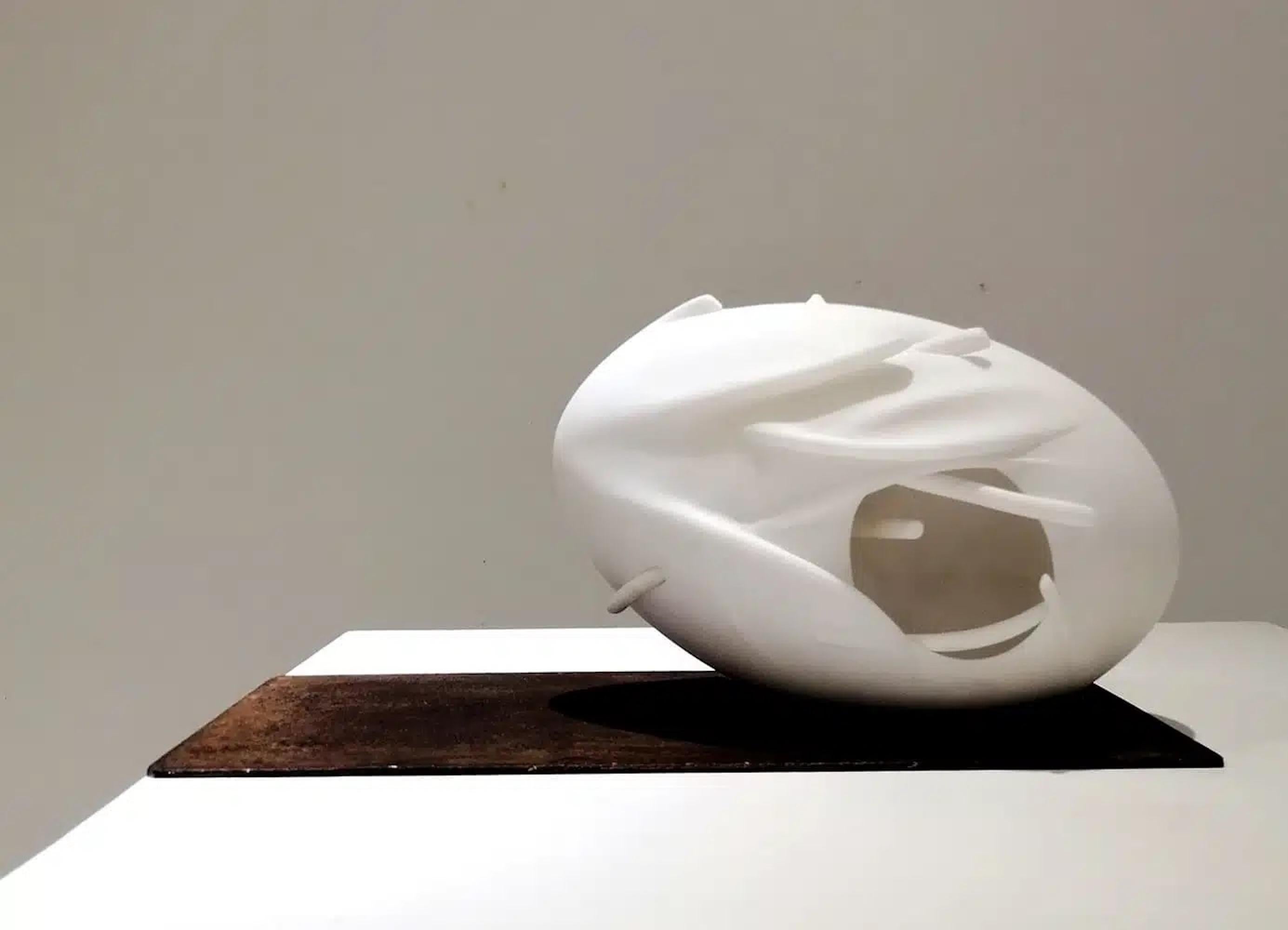 I protect you by Francesca Bernardini - Nest-like Sculpture, Carrara Marble