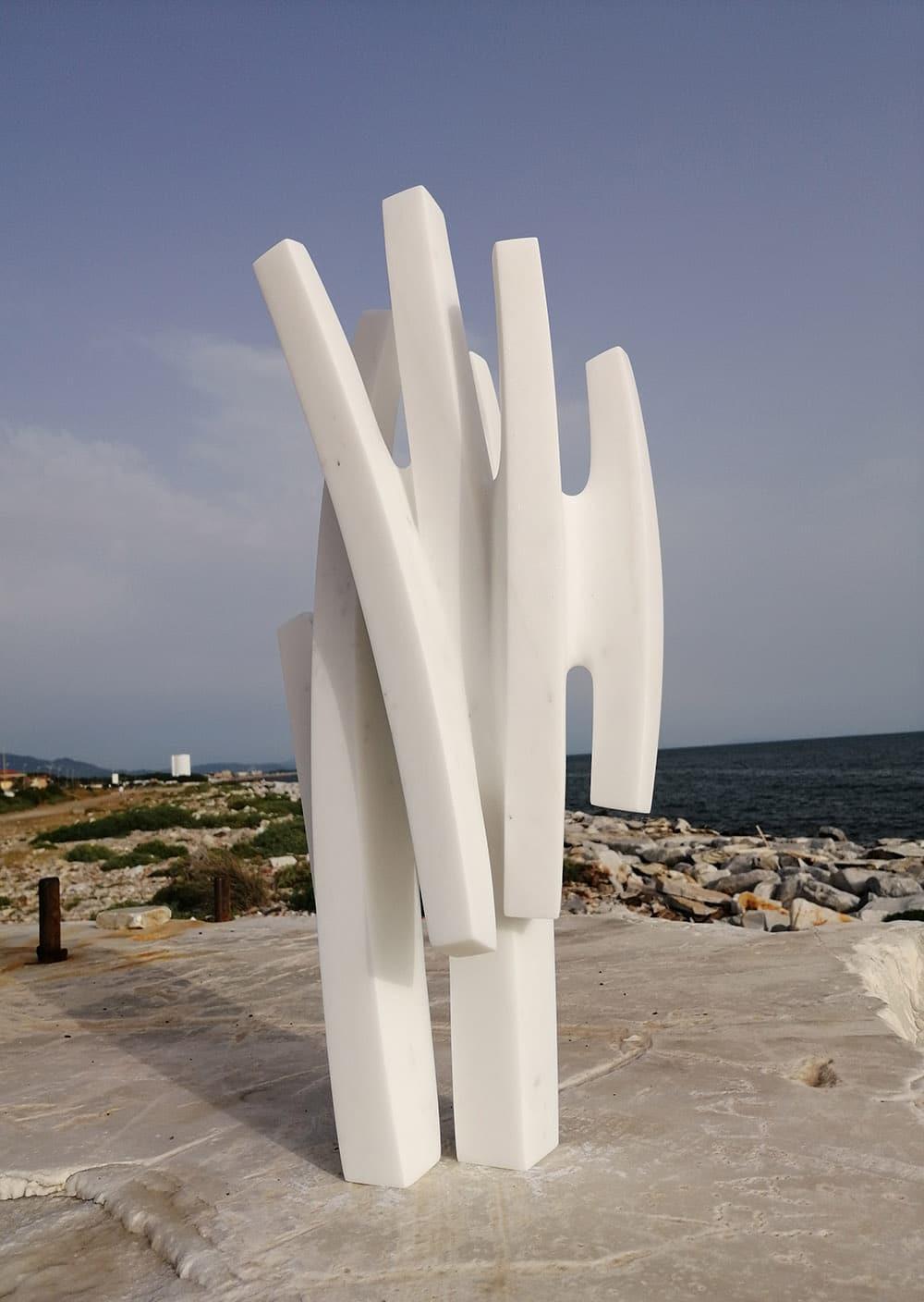 In my tree von Francesca Bernardini – Abstrakte Skulptur, weißer Marmor, glatt im Angebot 4