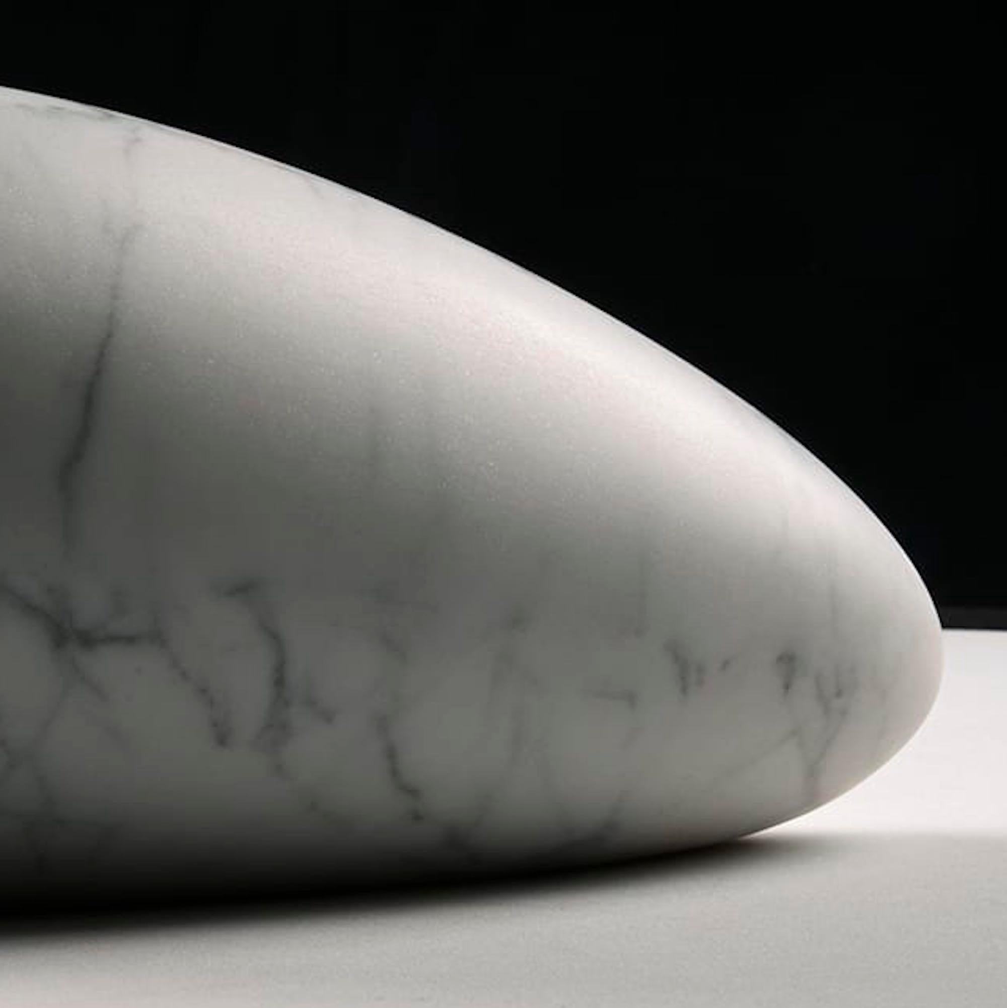Seed by Francesca Bernardini - Abstract sculpture, Carrara marble, white, sea For Sale 2