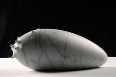 Seed by Francesca Bernardini, sculpture abstraite, marbre de Carrare, blanc, mer