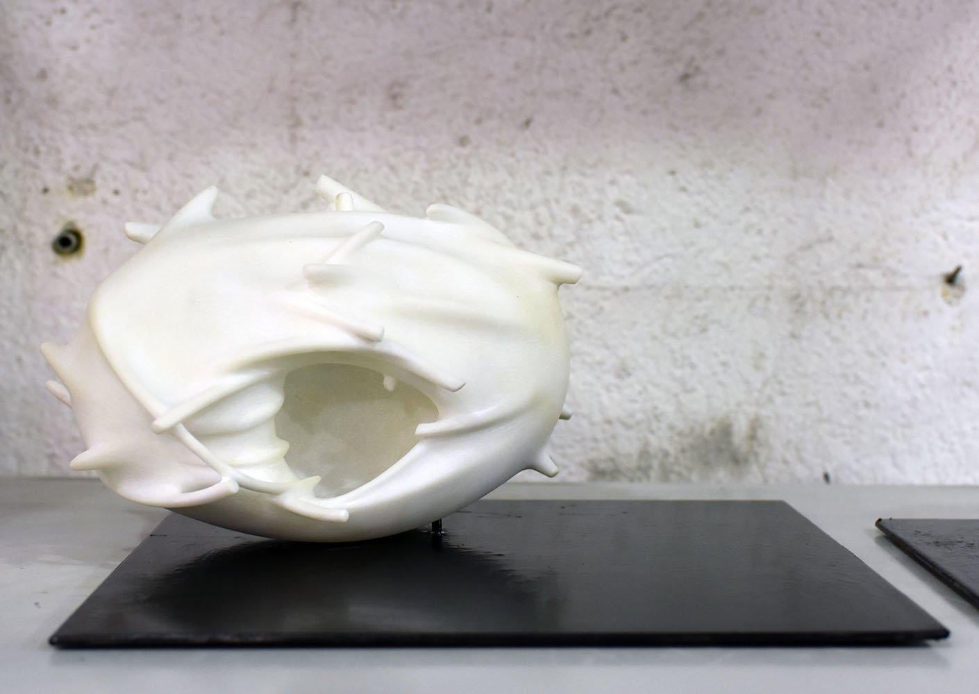 Plateau de Francesca Bernardini, sculpture abstraite, marbre de Carrare, blanc, rond en vente 4