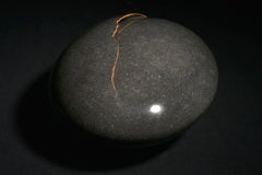 Bajo la piel de Francesca Bernardini - Escultura abstracta, petit granit, esmalte