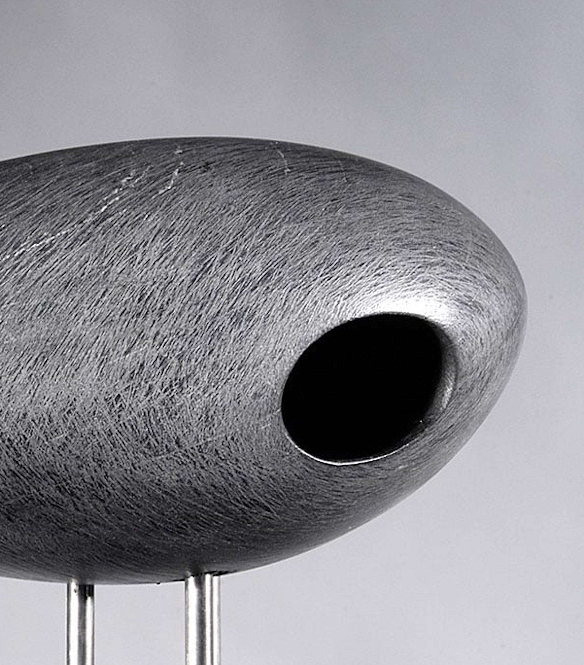 Vertical House de Francesca Bernardini - Escultura abstracta, mármol y acero en venta 2