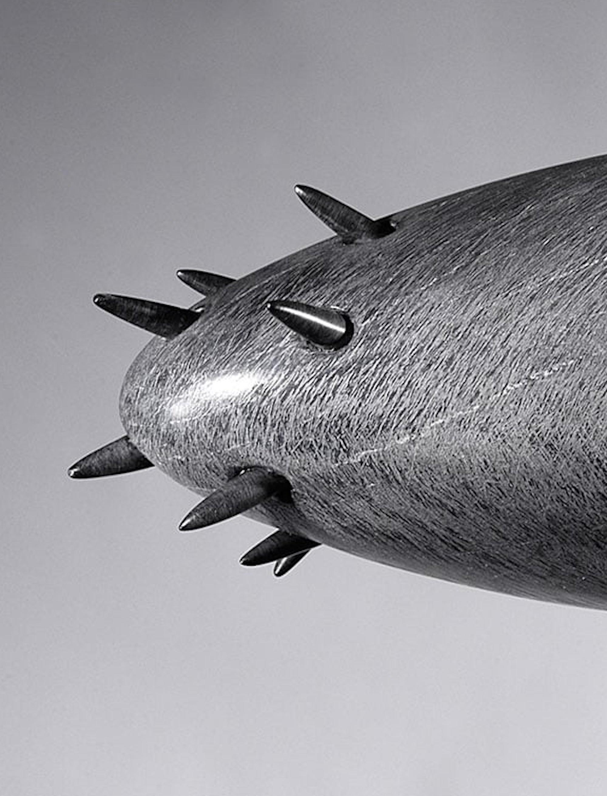 Vertical House de Francesca Bernardini - Escultura abstracta, mármol y acero en venta 3