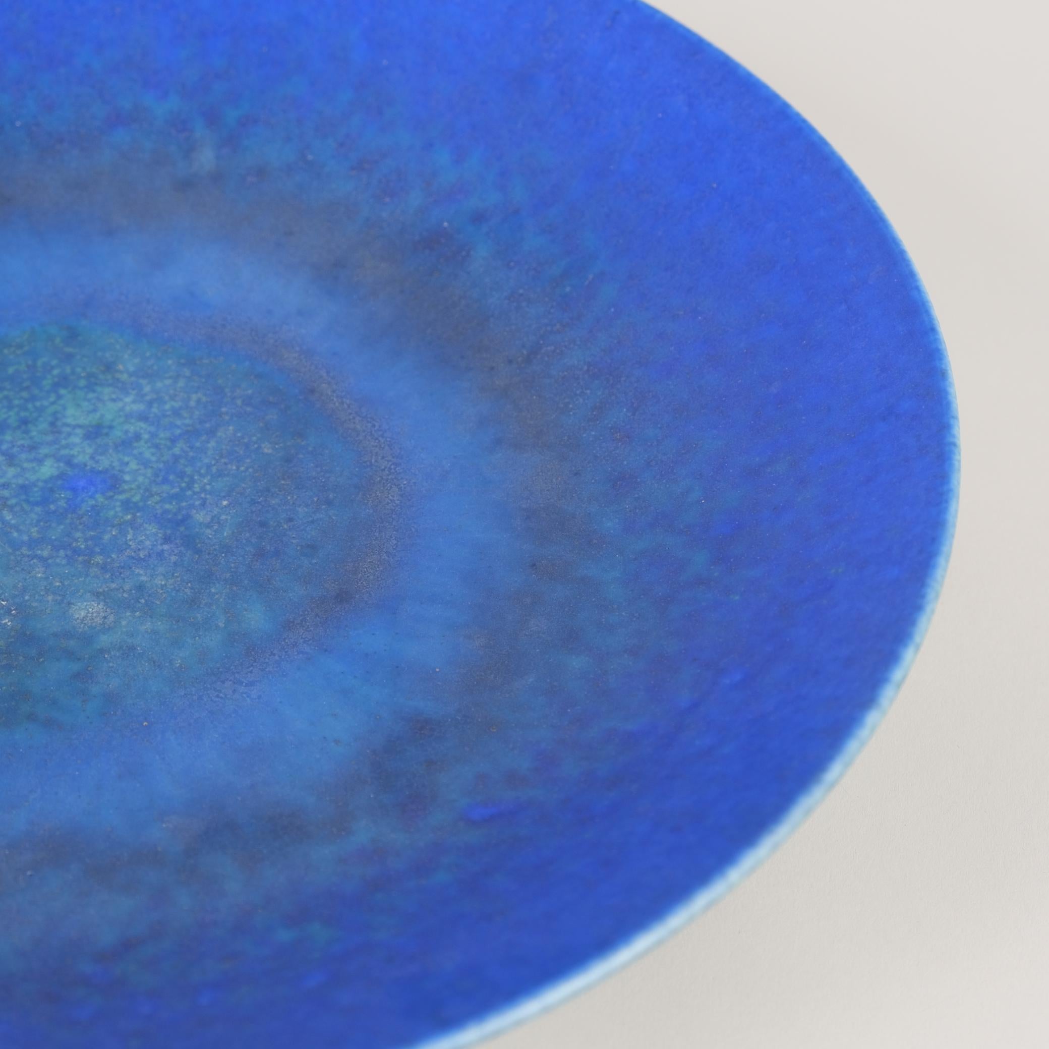 Francesca Mascitti Lindh Plato de cerámica, turquesa, azul y verde, Arabia Años 70 finales del siglo XX en venta