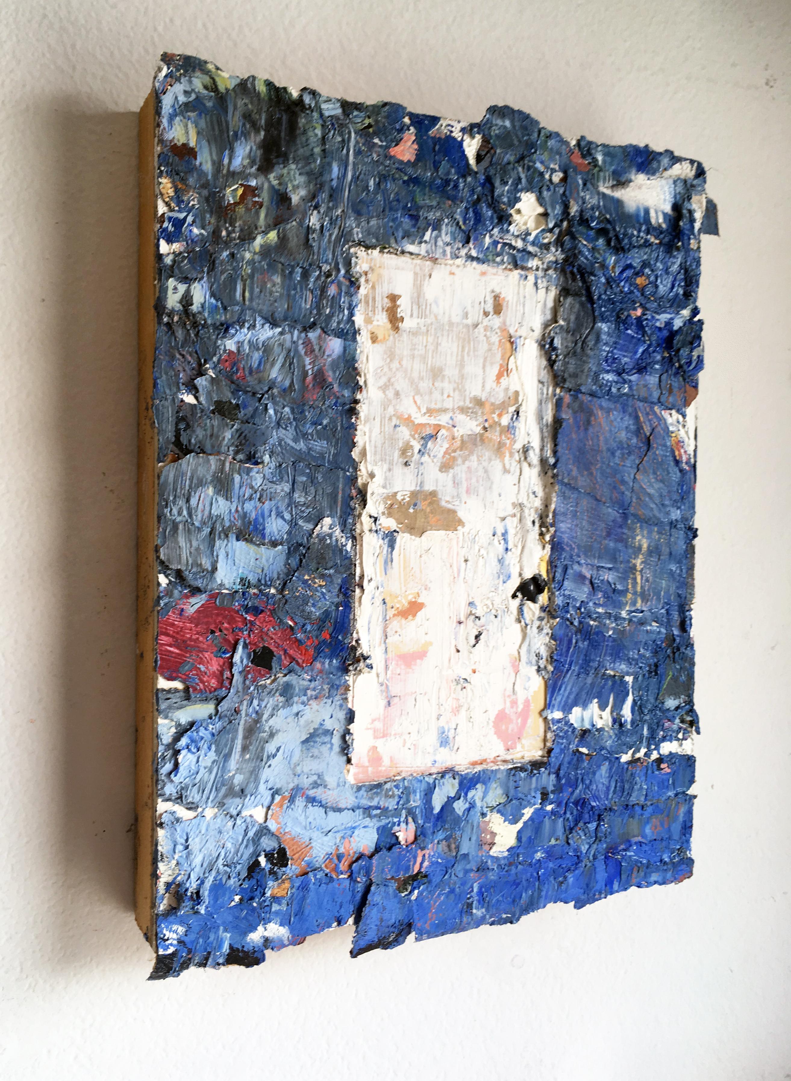« Door #22 (Paint) », huile sur panneau de bois, couches d'empâtement bleu, porte urbaine abstraite - Painting de Francesca Reyes
