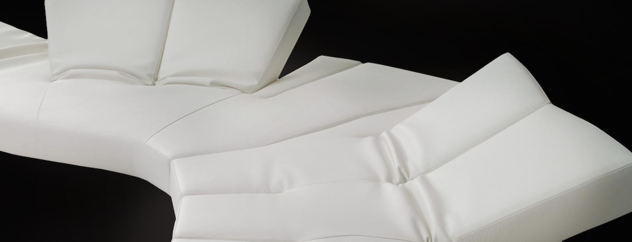 Canapé ou lit de jour à rabat Francesco Binfaré en cuir blanc par Edra 2000s Italie Bon état - En vente à Montecatini Terme, IT
