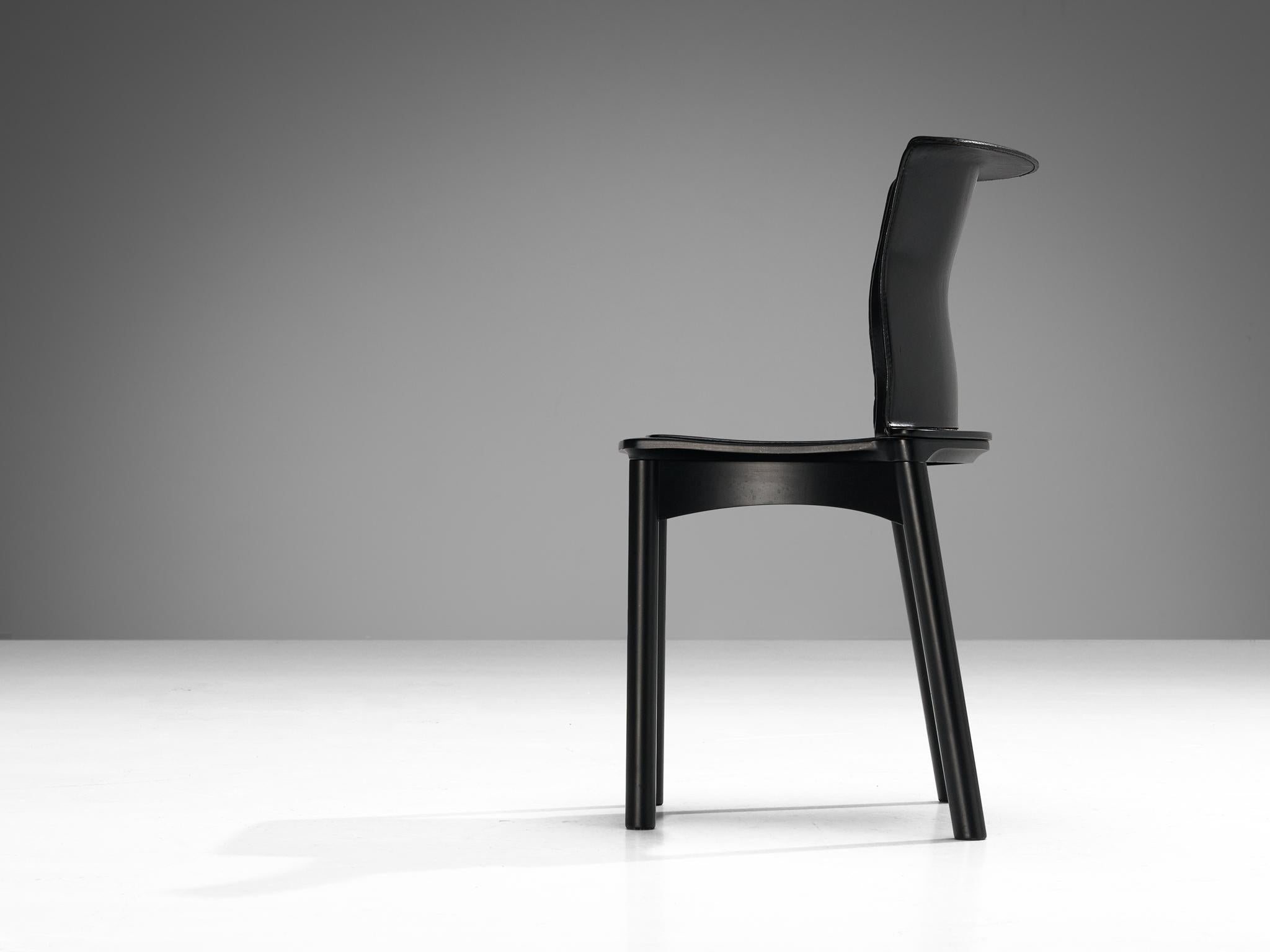 Francesco Binfaré pour Cassina Ensemble de quatre chaises de salle à manger 'Hock' en noir en vente 4