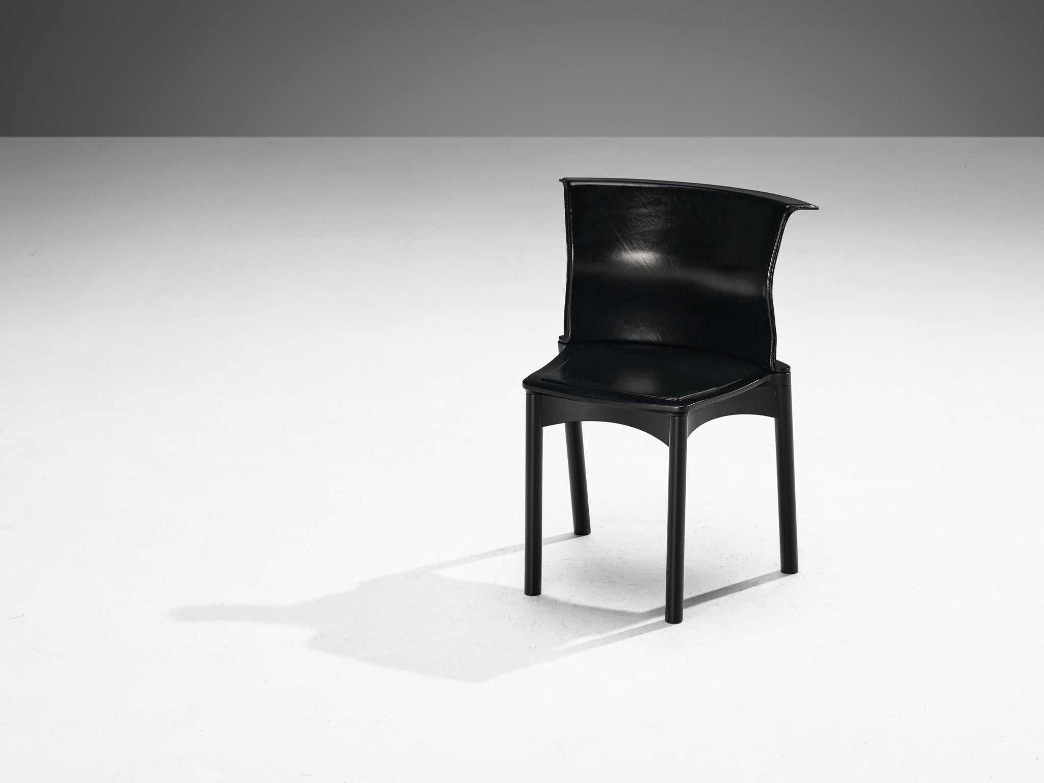italien Francesco Binfaré pour Cassina Ensemble de quatre chaises de salle à manger 'Hock' en noir en vente