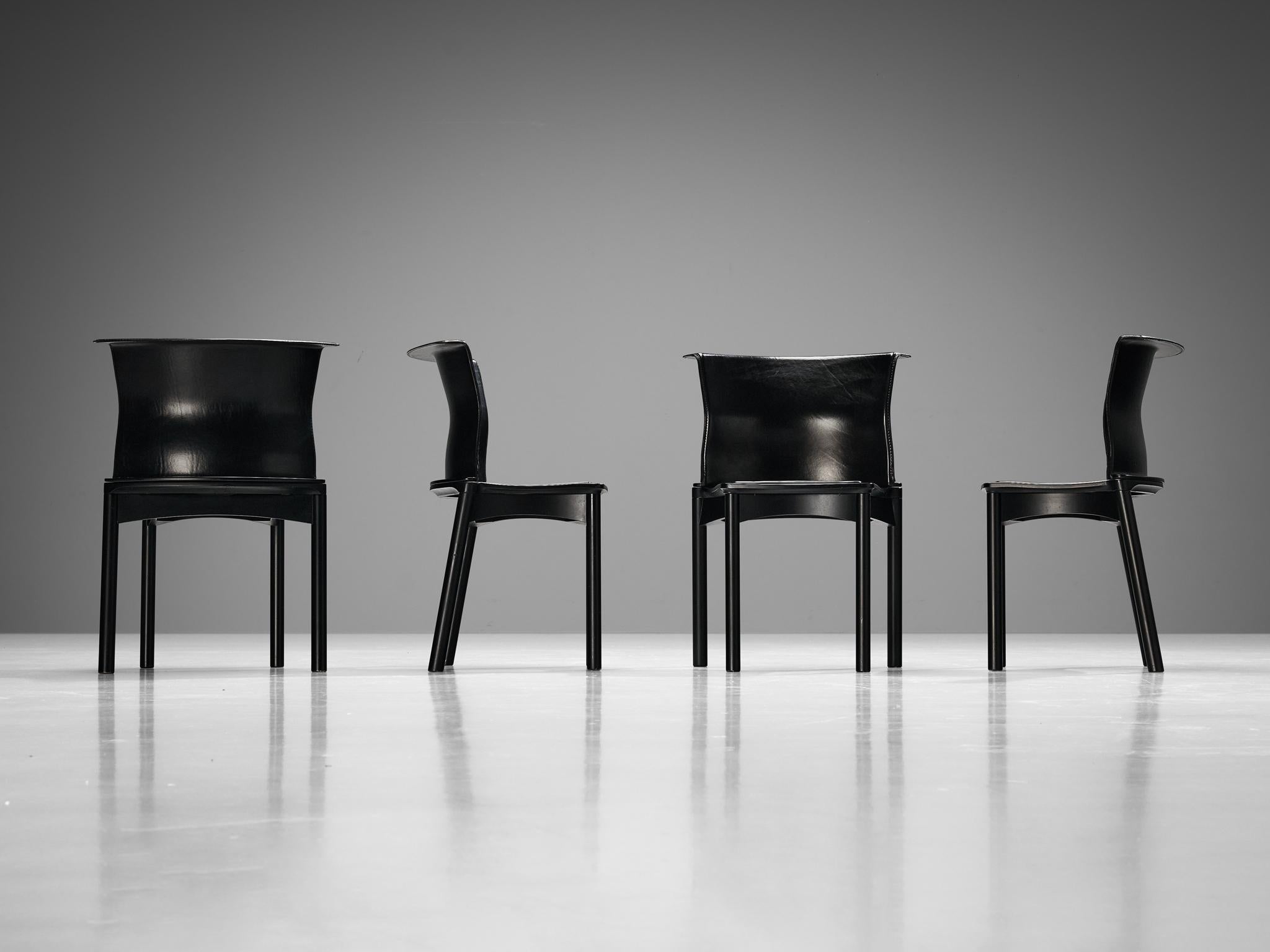 Francesco Binfaré pour Cassina Ensemble de quatre chaises de salle à manger 'Hock' en noir en vente 2