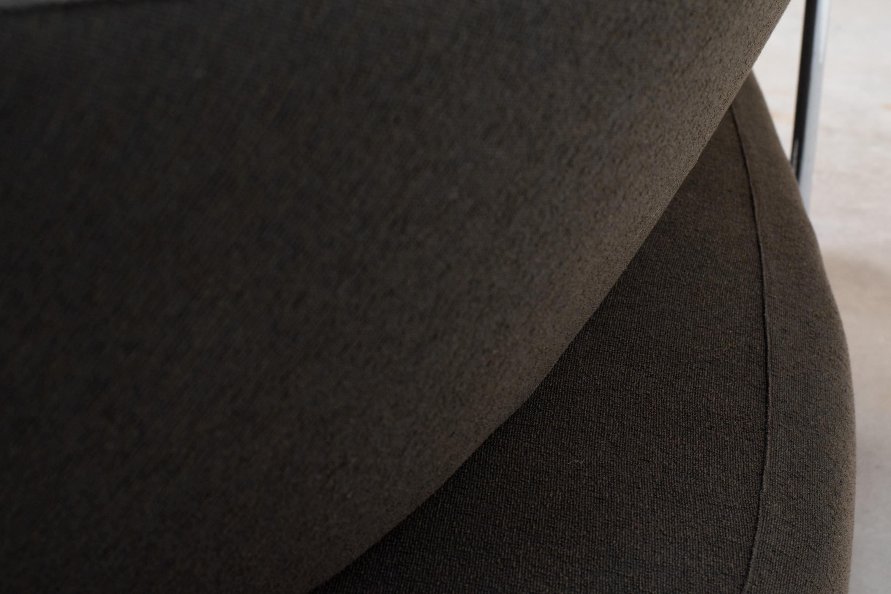 Francesco Binfaré Hai-Sofa aus Metall und dunkelbraunem Stoff von Edra Italien im Zustand „Gut“ im Angebot in Montecatini Terme, IT