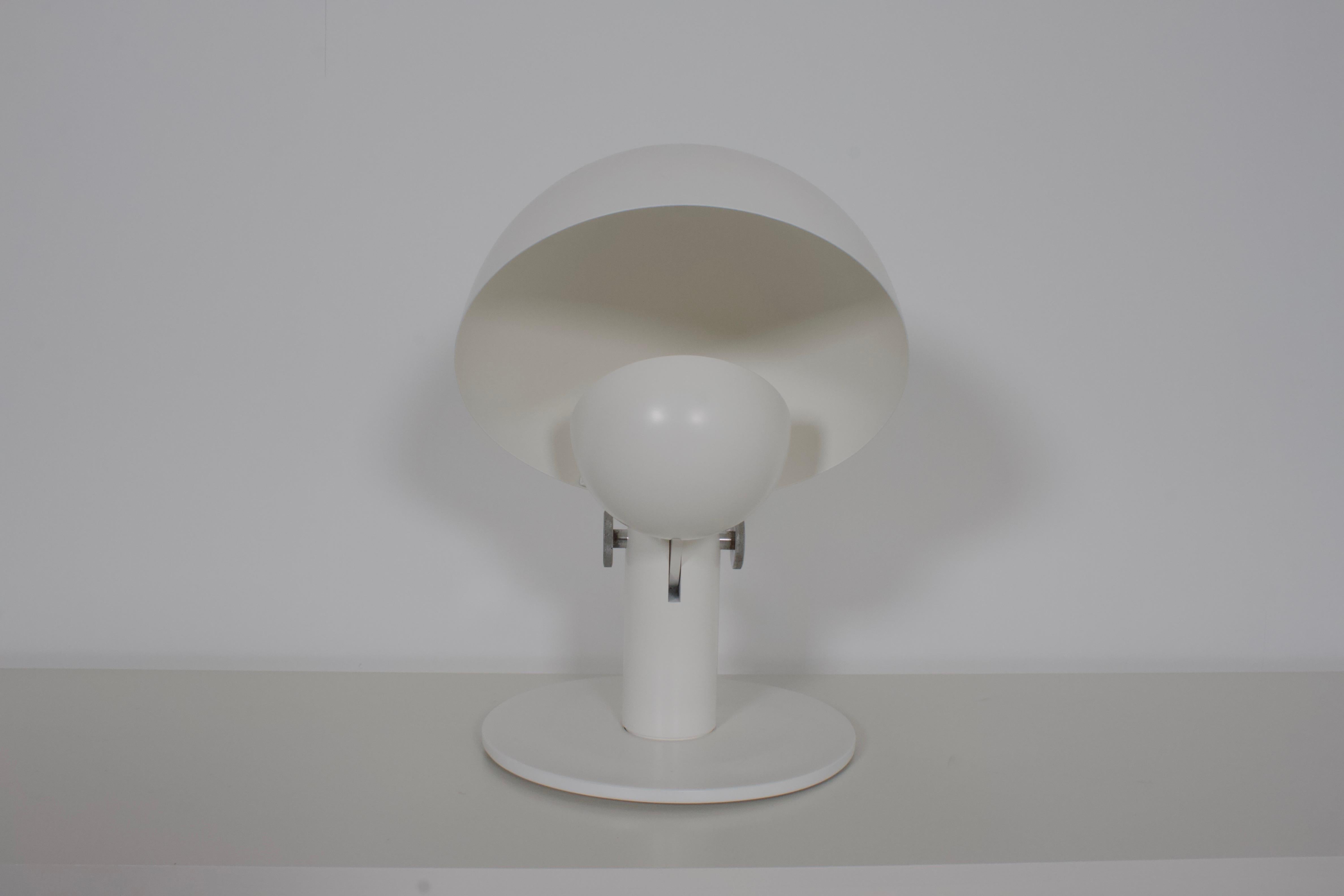 Francesco Buzzi ‘Cuffia’ Table Lamp by Bieffeplast, 1969 In Good Condition For Sale In Echt, NL