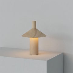 Lampada da tavolo portatile 'Pepa' di Francesco Faccin in legno massiccio di frassino per Astep