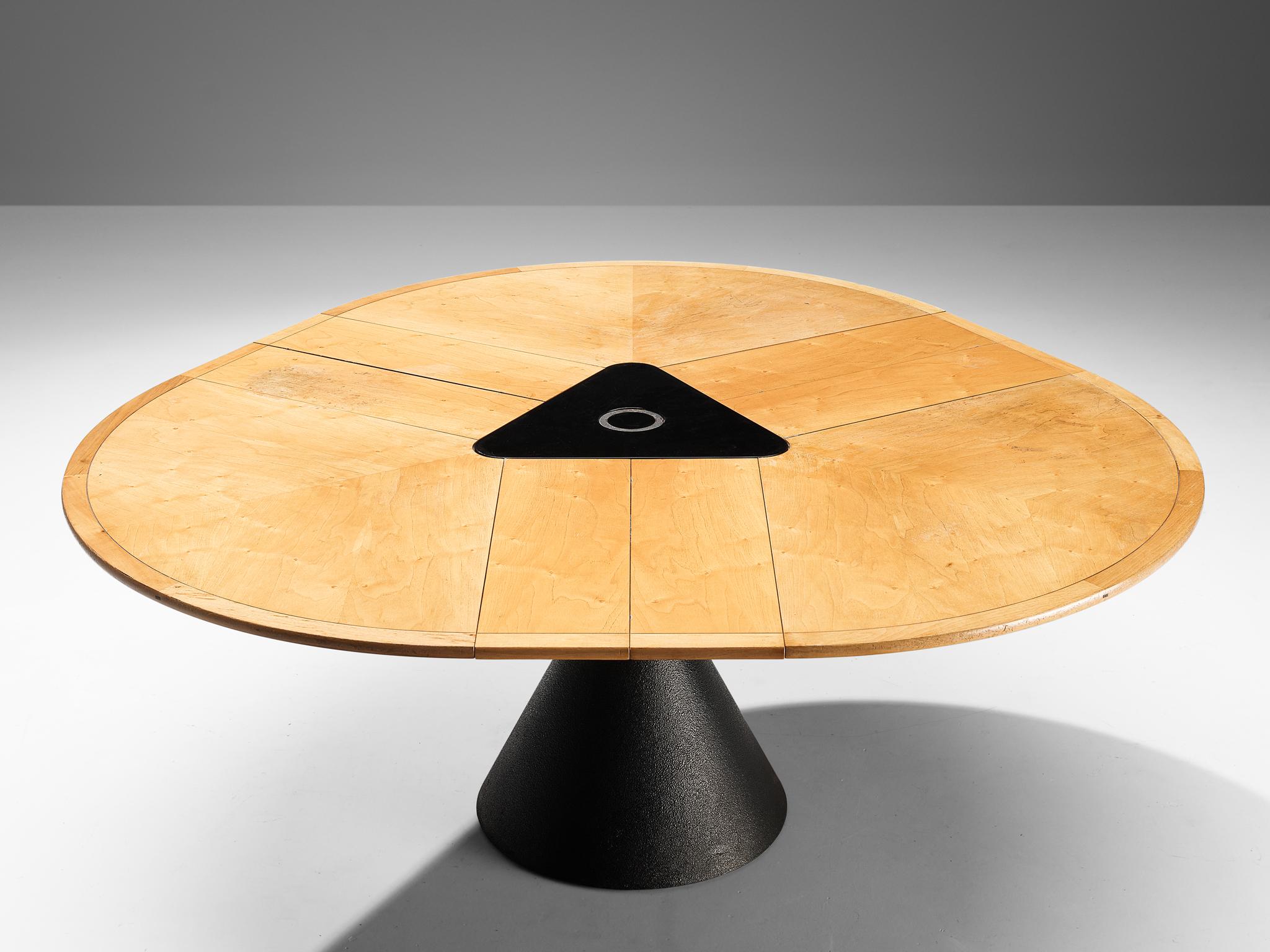 Francesco Fois for Bernini, maple, metal, Italy, 1986

Table model Click designed by Francesco Fois for Bernini in 1986. The table has a structured cone shaped metal base, and an ingenious top that is extensible. When closed, the table has a round