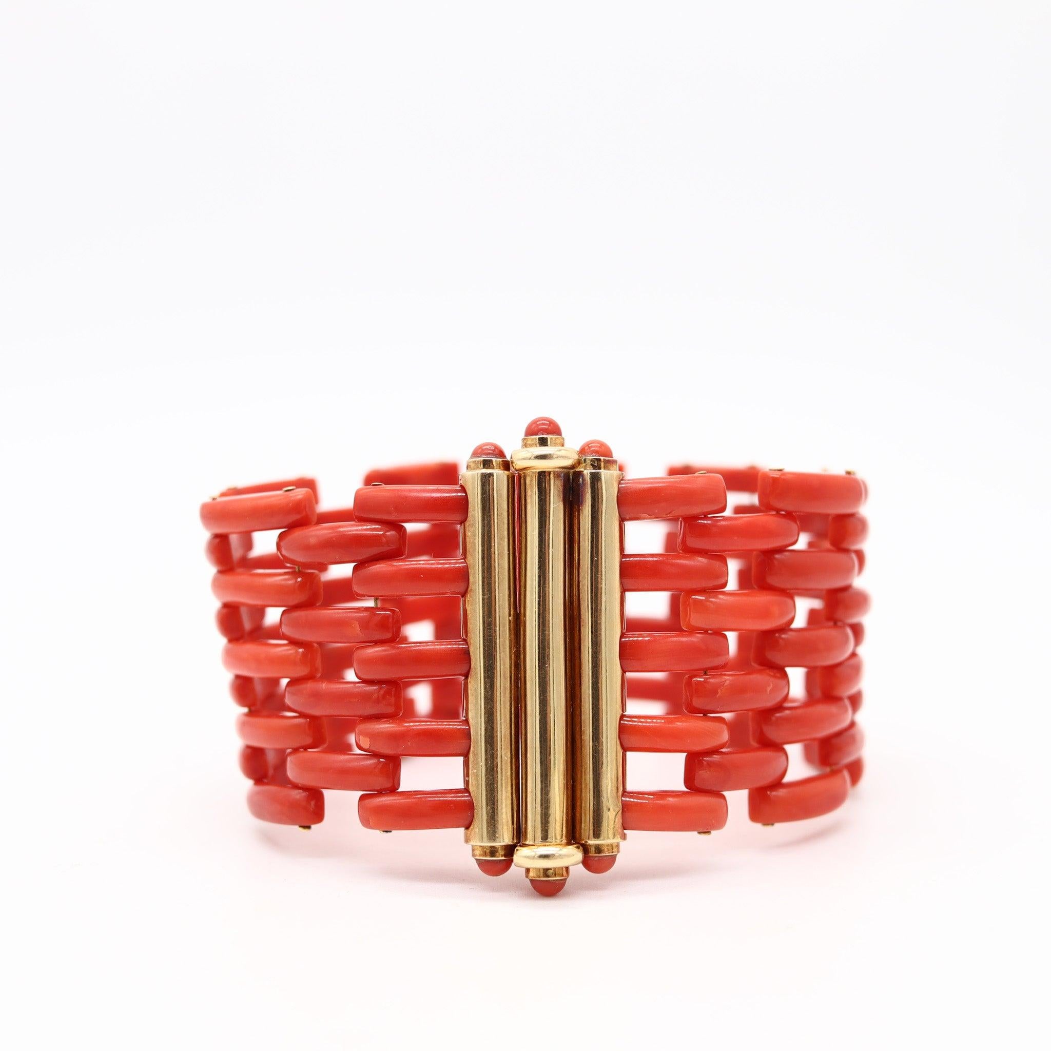 Romain classique FRANCESCO LOFFREDO Bracelet souple en or jaune 18Kt avec coraux rouges en vente