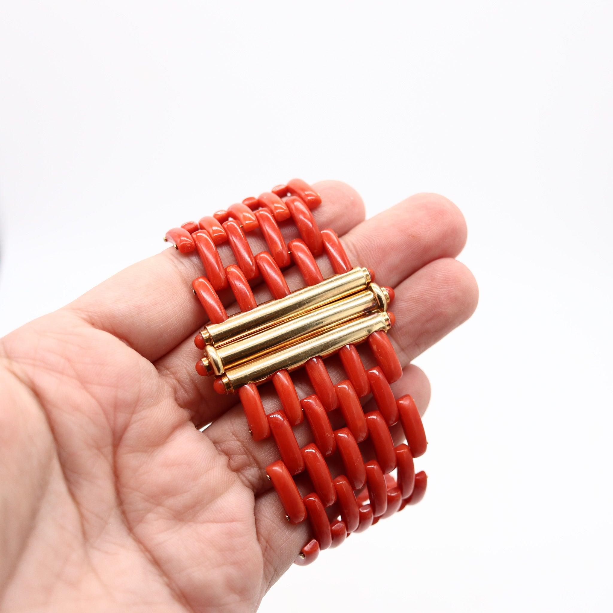 FRANCESCO LOFFREDO Bracelet souple en or jaune 18Kt avec coraux rouges en vente 1