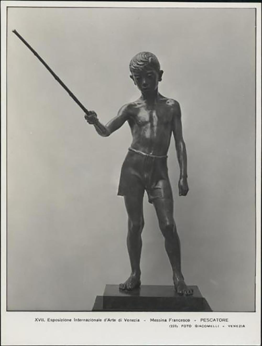 Fischer (Gold), Figurative Sculpture, von Francesco Messina