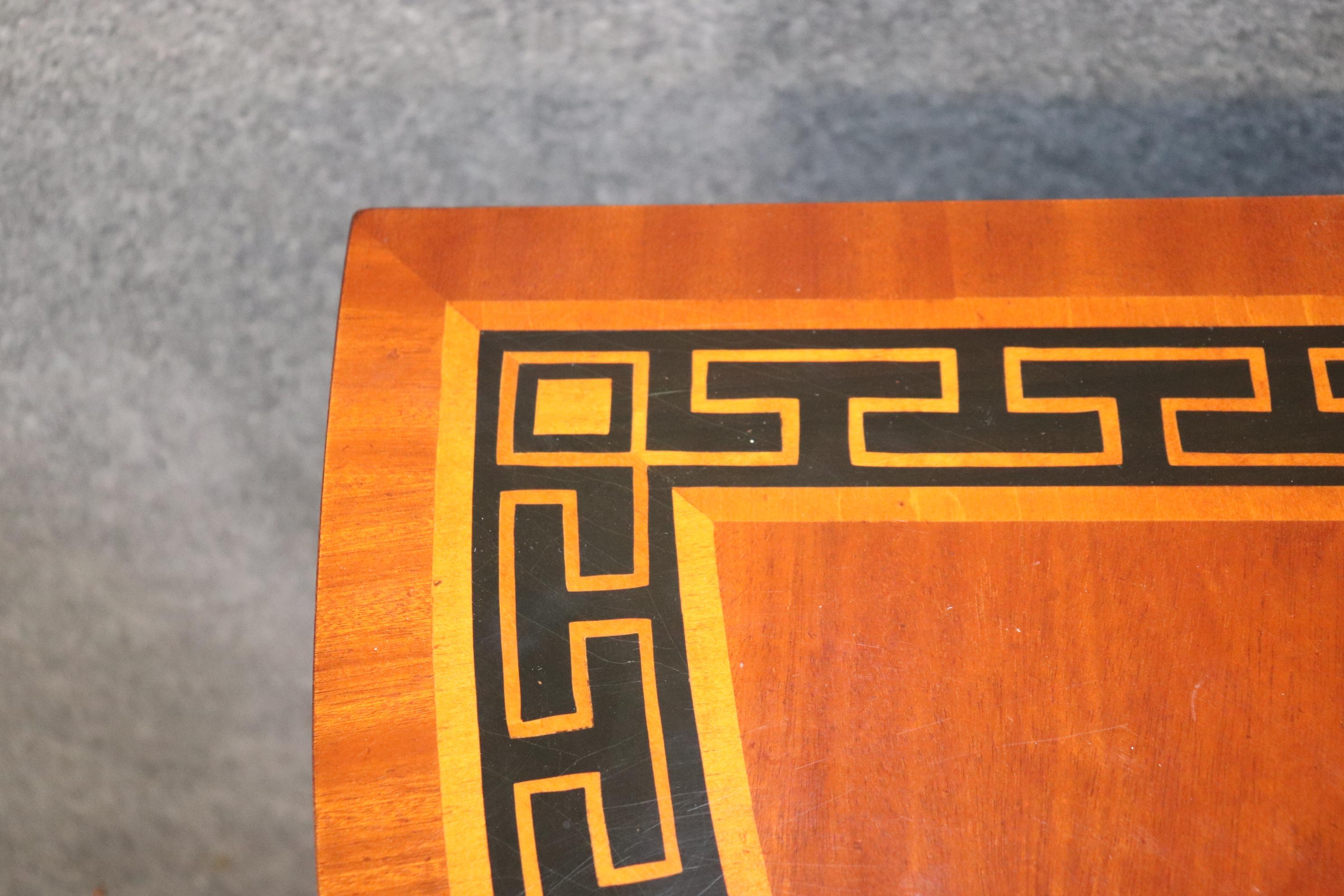 Table console en bois de satin incrusté figuratif de style néo-égyptien italien Francesco Molon en vente 7