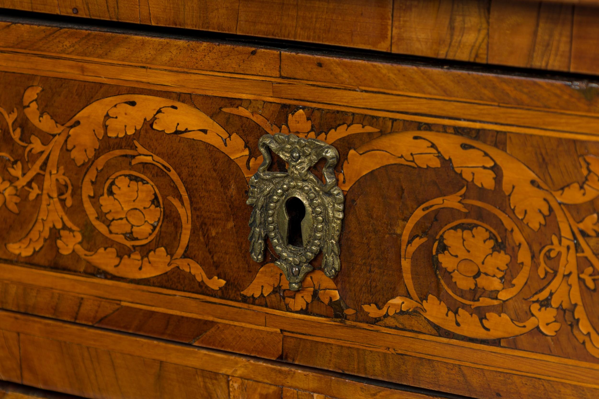 Commode / Cassapanca intarsiata in noce e legno di limone di FRANCESCO PREDA, italiano neo-classico in vendita 6