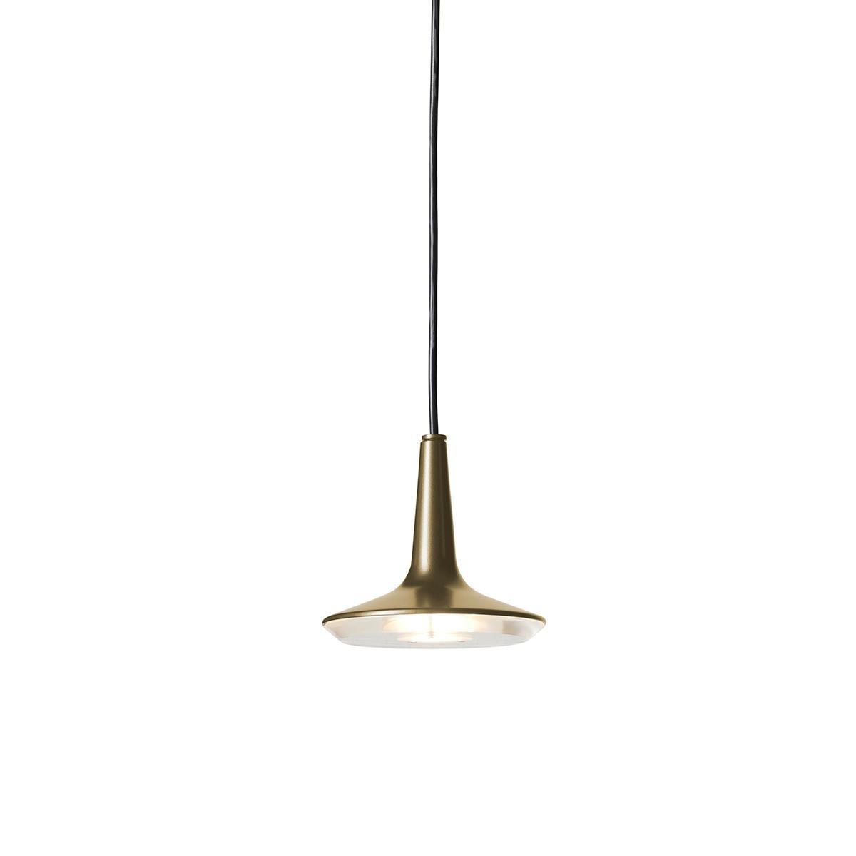 Suspension lamp 'Kin' 478 designed by Francesco Rota in 2013.
Suspension lamp giving direct and diffused light. Metal turned body lamp. PMMA transparent diffuser. Manufactured by Oluce, Italy.

A cast aluminium body with a Led core are the