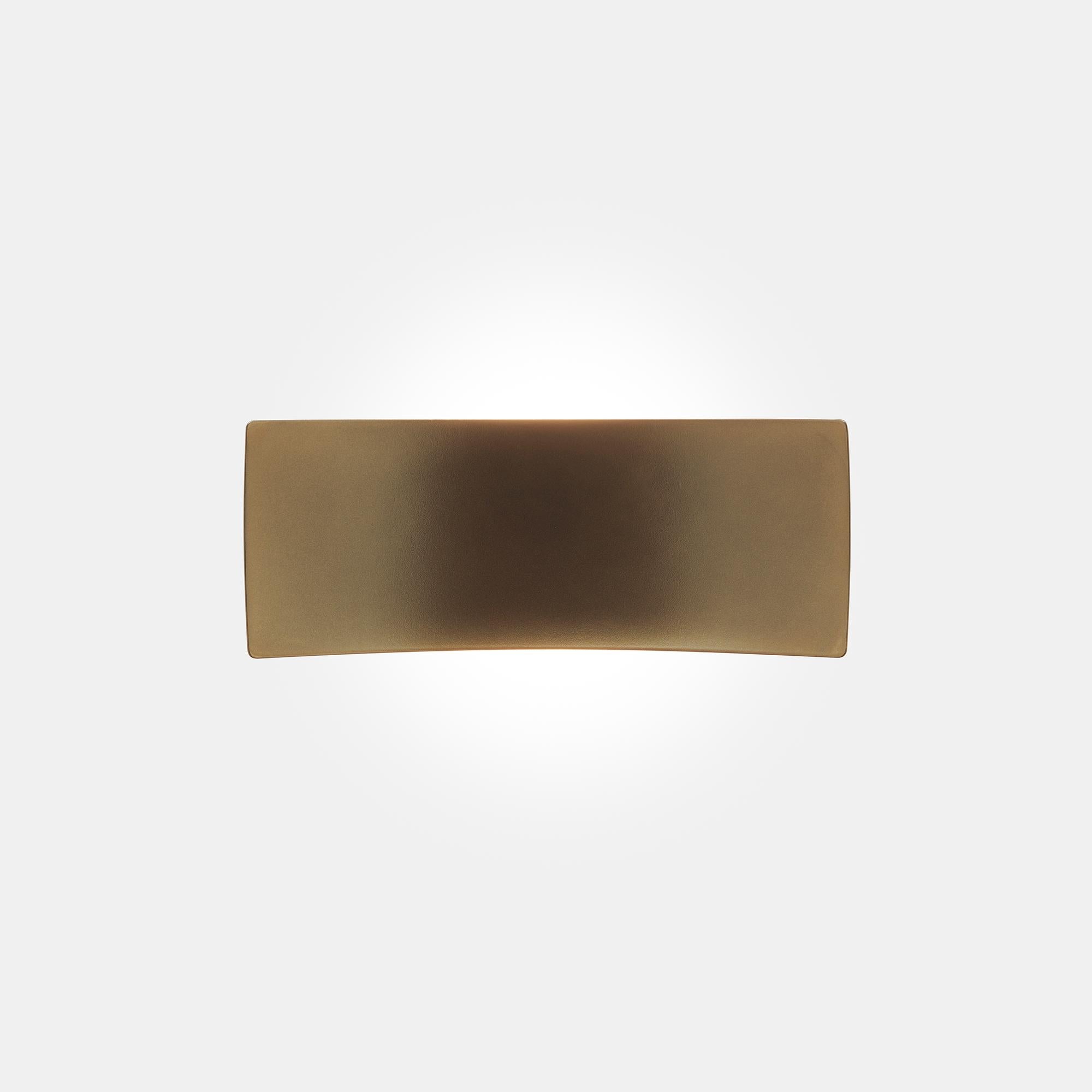 Lámpara de pared Francesco Rota 'Lens' Bronce curvado by Oluce Moderno de mediados de siglo en venta