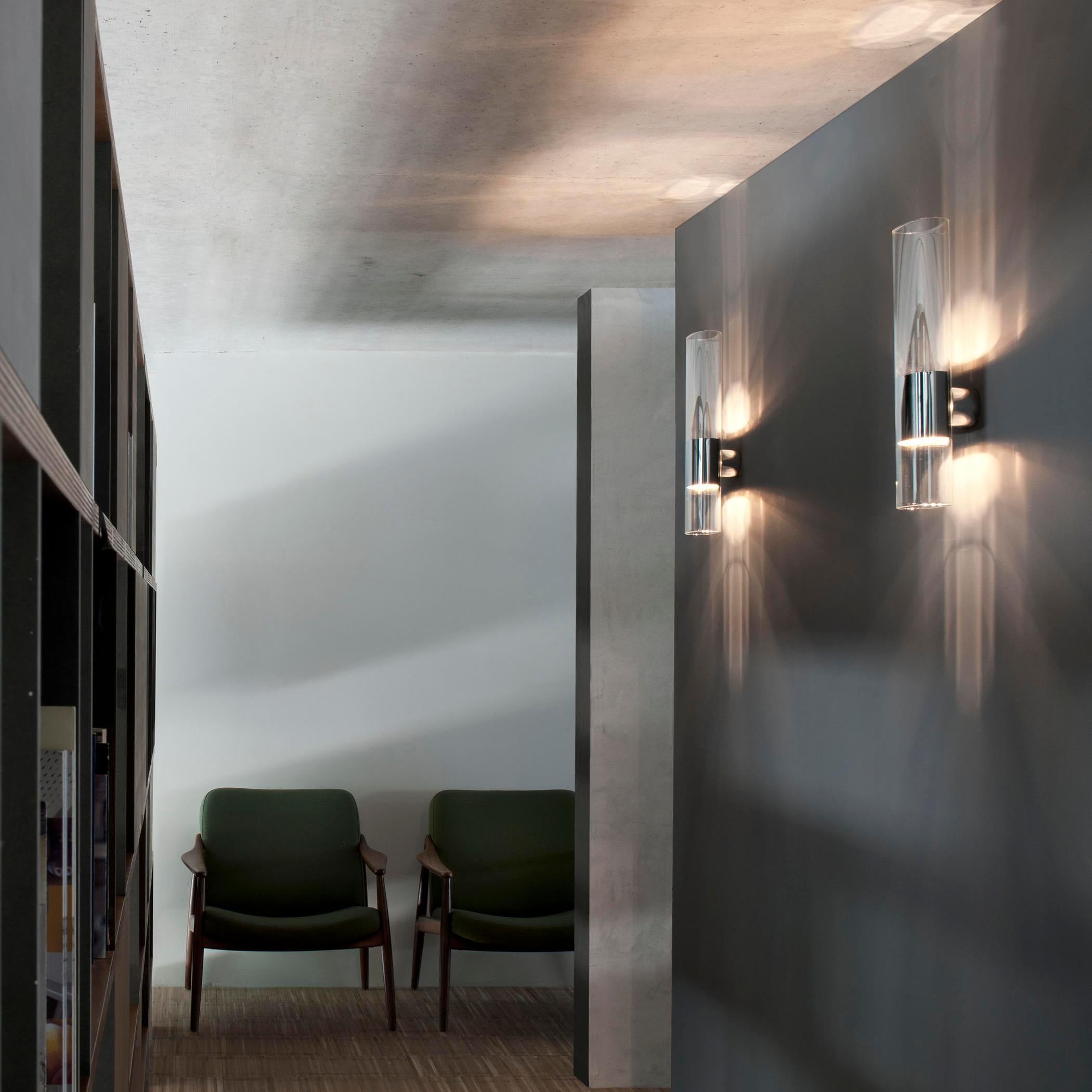 Italian Francesco Rota Wall Lamp 'Line' Medium Aluminium and Pyrex Glass by Oluce