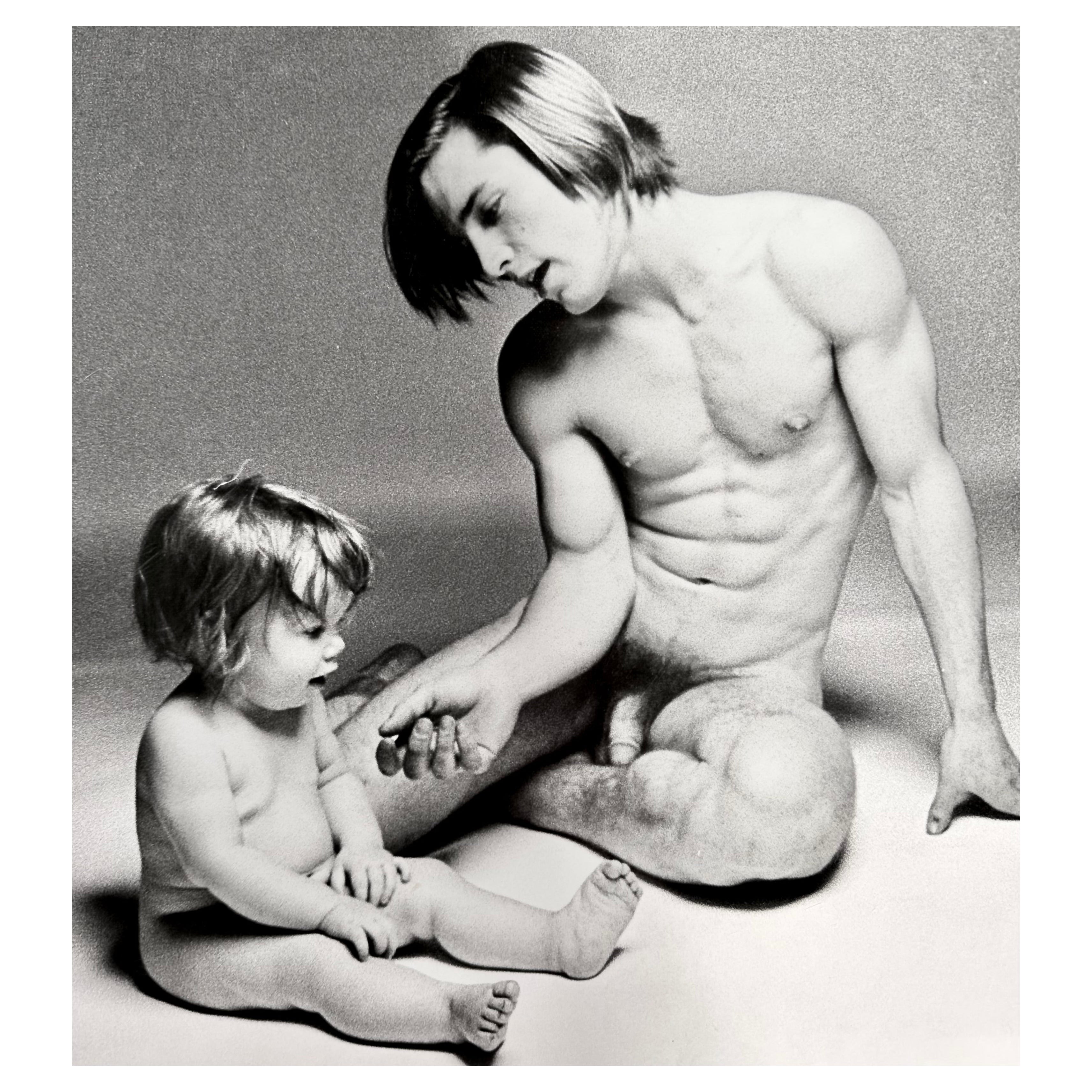 Francesco Scavullo, La chair d'Andy Warhol : Joe Dallesandro with Child III, 1968.