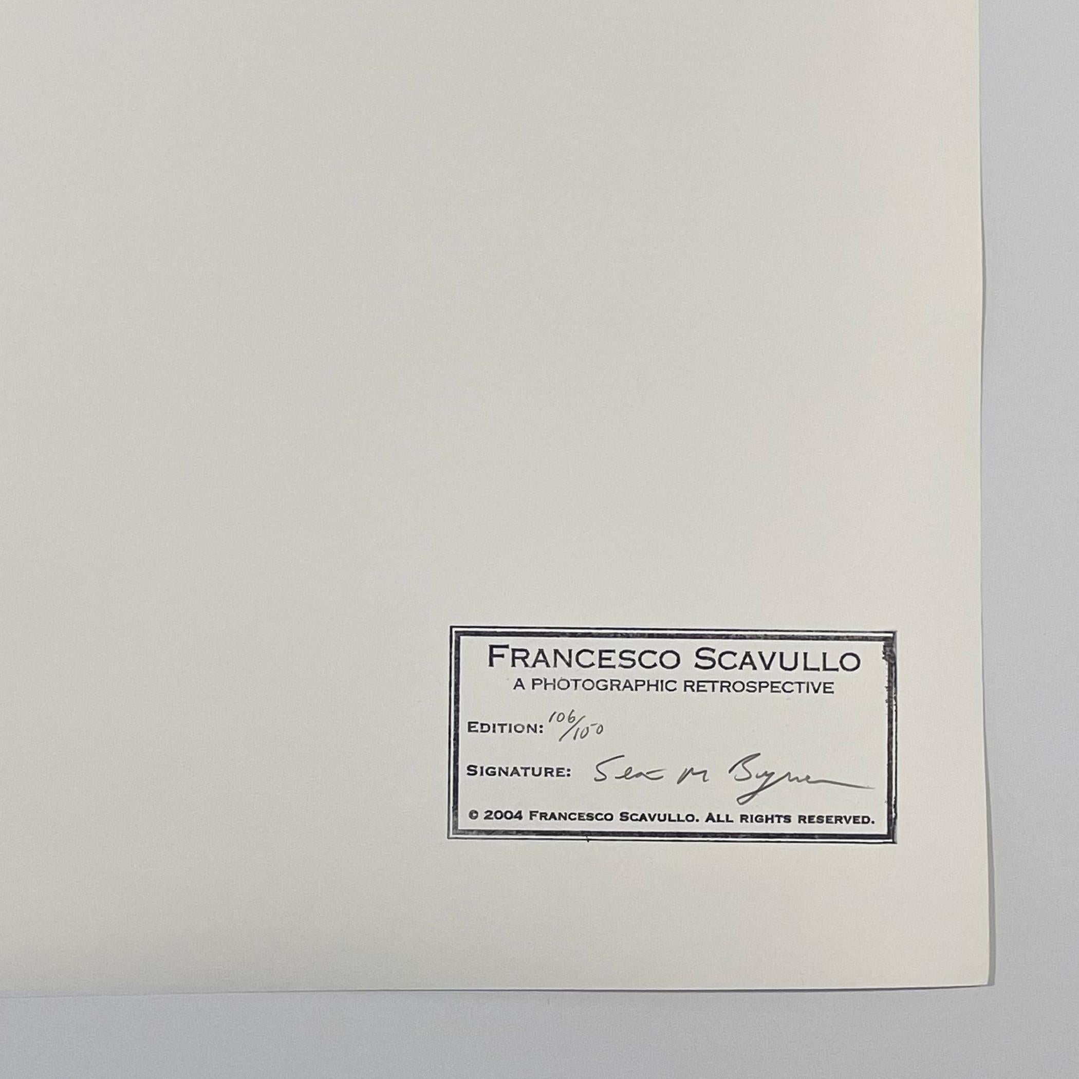 Künstler: Francesco Scavullo (nach)
Titel: Bernadette Peters, 1977
Mappe: Eine fotografische Retrospektive, Band I: Song
Medium: Gelatinesilberdruck
Jahr: 2004
Auflage: 106/150
Signiert: Mit Bleistift signiert von Sean M Byrne (Scavullos