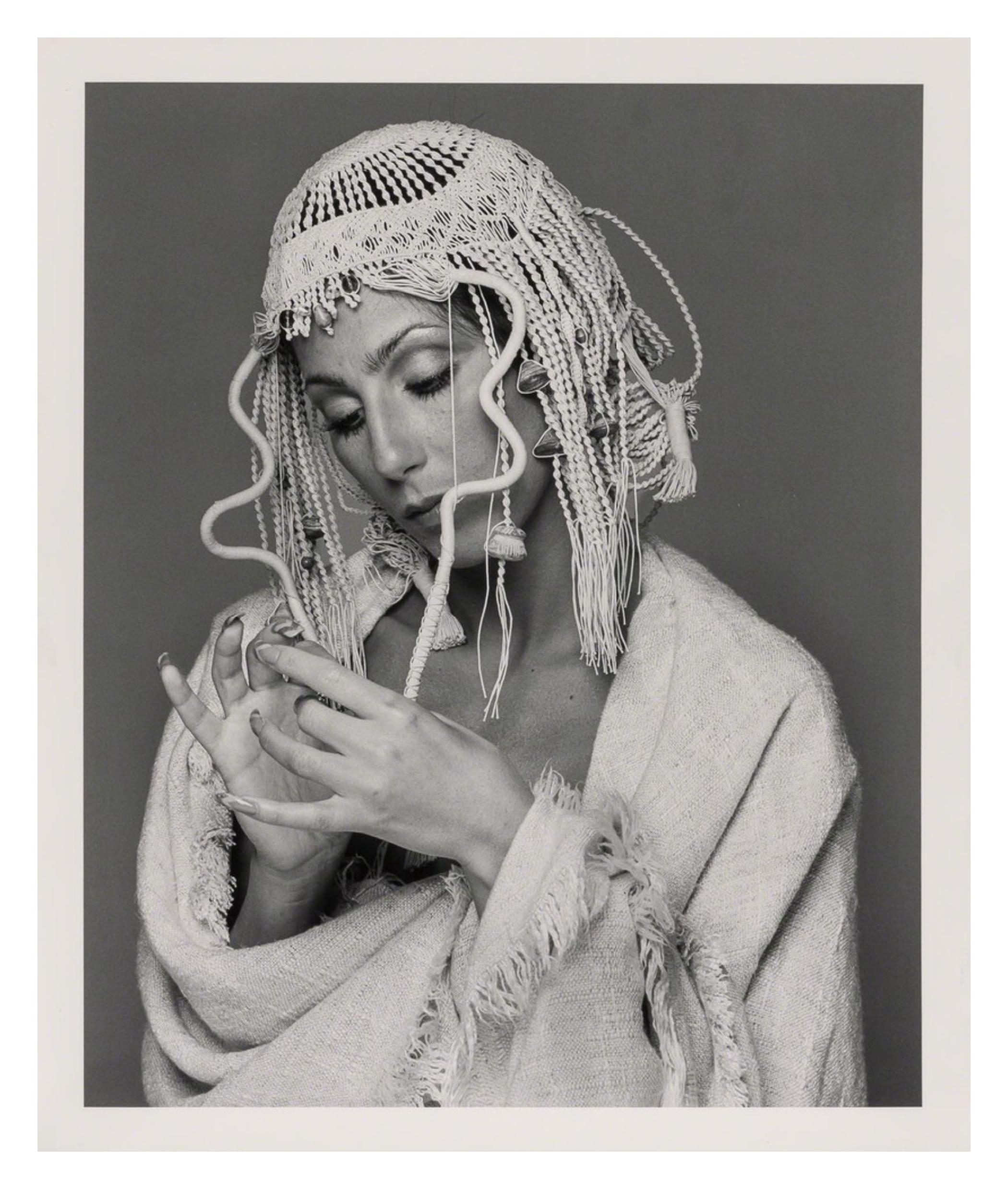 Cher, 1974 – Photograph von Francesco Scavullo