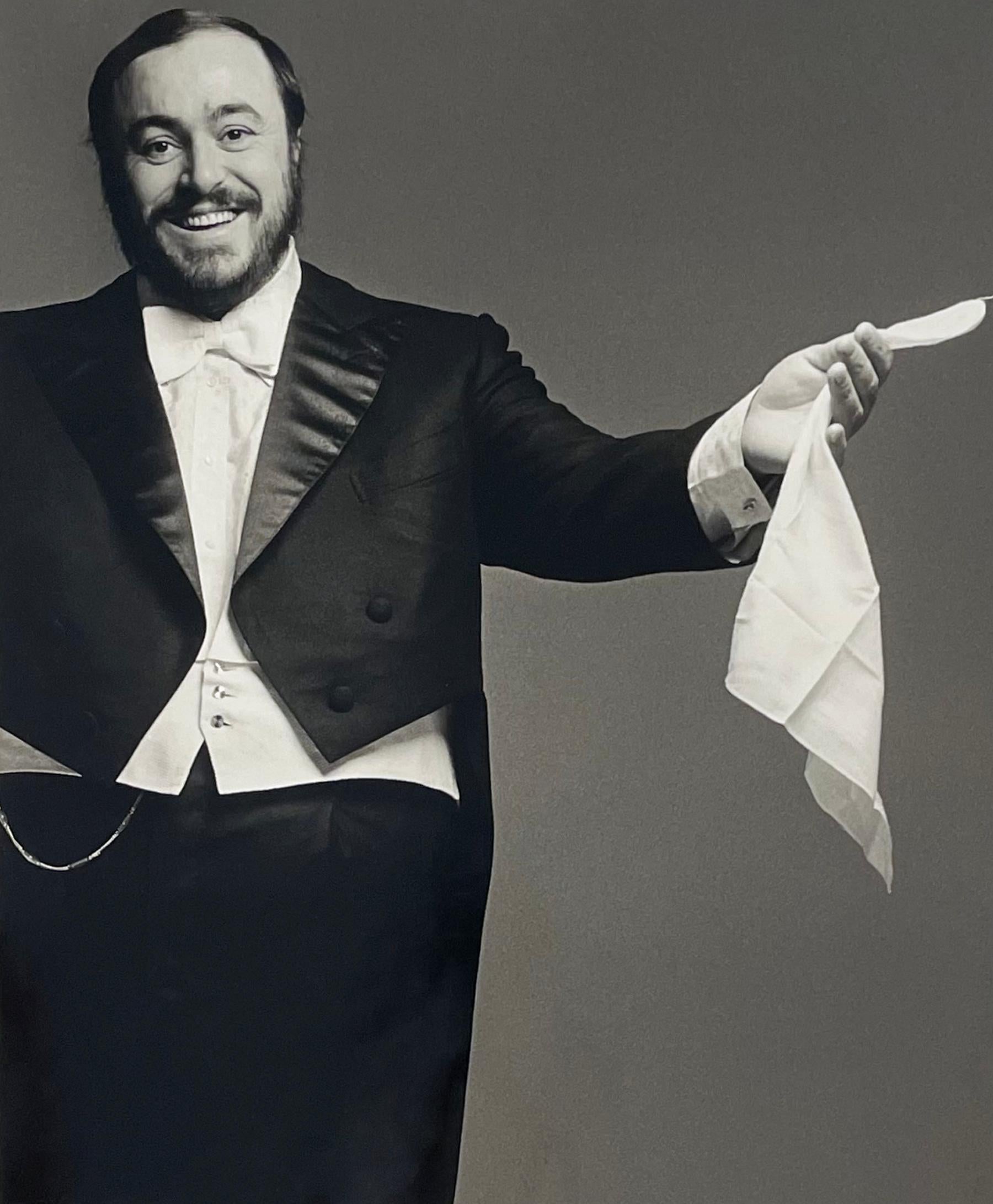 Francesco Scavullo Black and White Photograph – Pavarotti, 1977