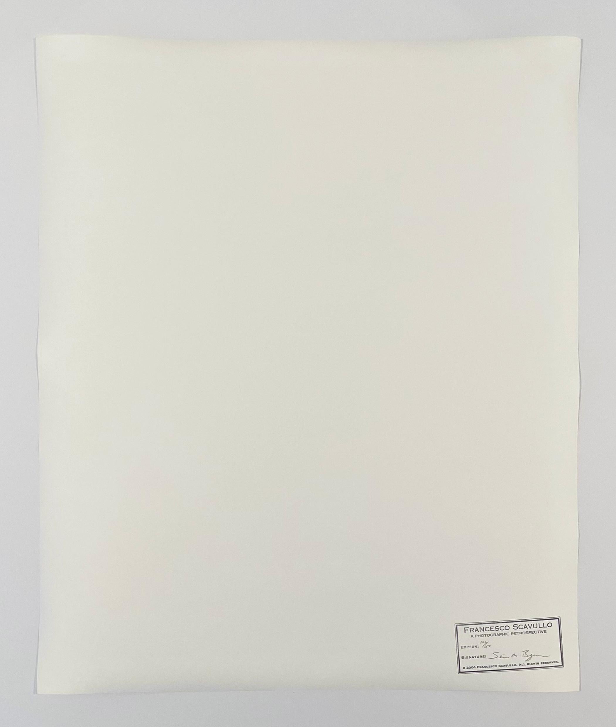 Ravi Skankar, 1977 (Grau), Black and White Photograph, von Francesco Scavullo