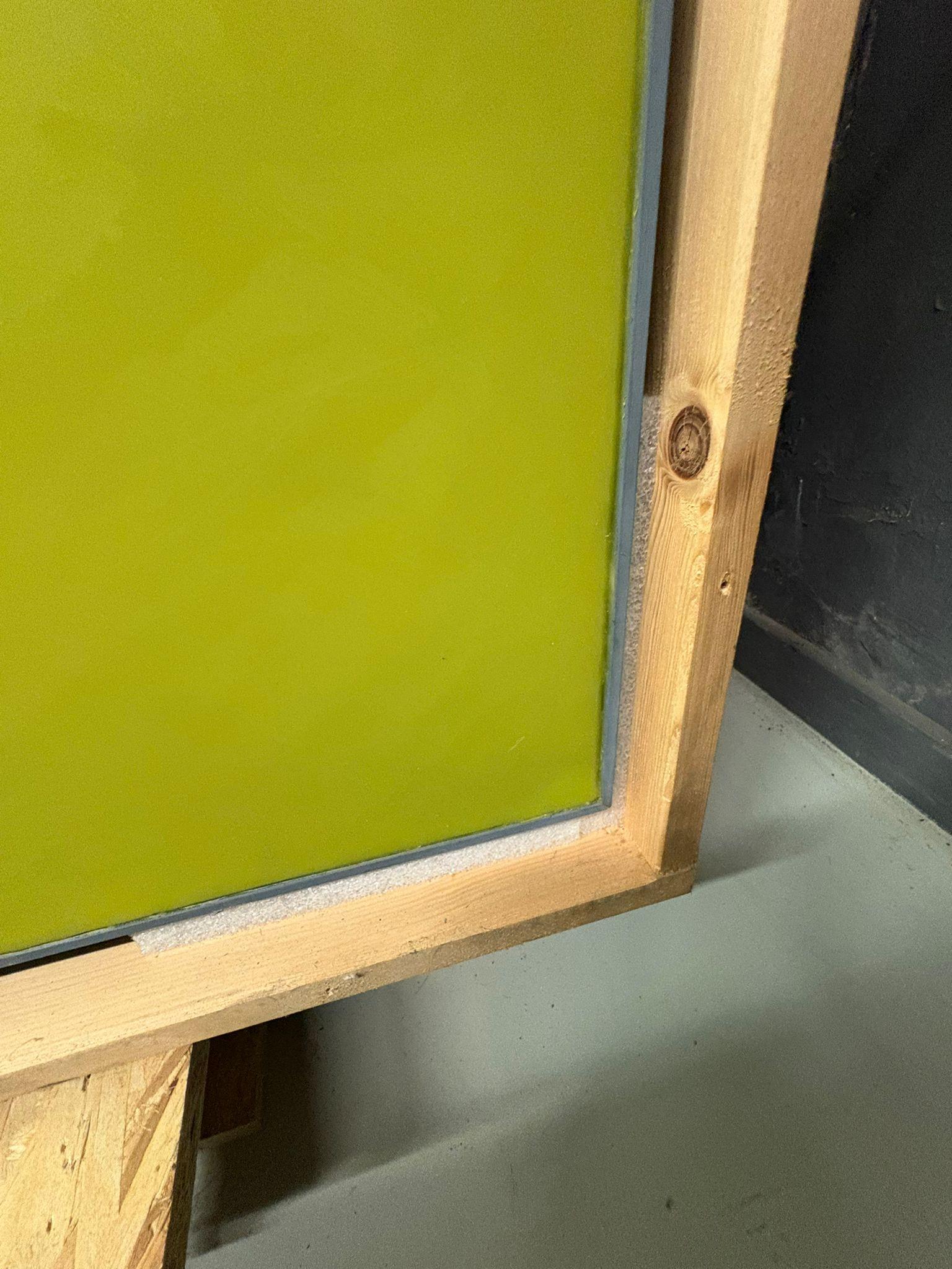 Francesco Sena,
Paesaggio verde, 2006 ca.
Cera e plastilina su legno
172 cm x 142 x  5.5 cm
Telaio incluso

Can assume un valore di memoria, crea atmosfere che circondano e ammorbidiscono tutto: una visione onirica che fissa un momento, uno scorcio,