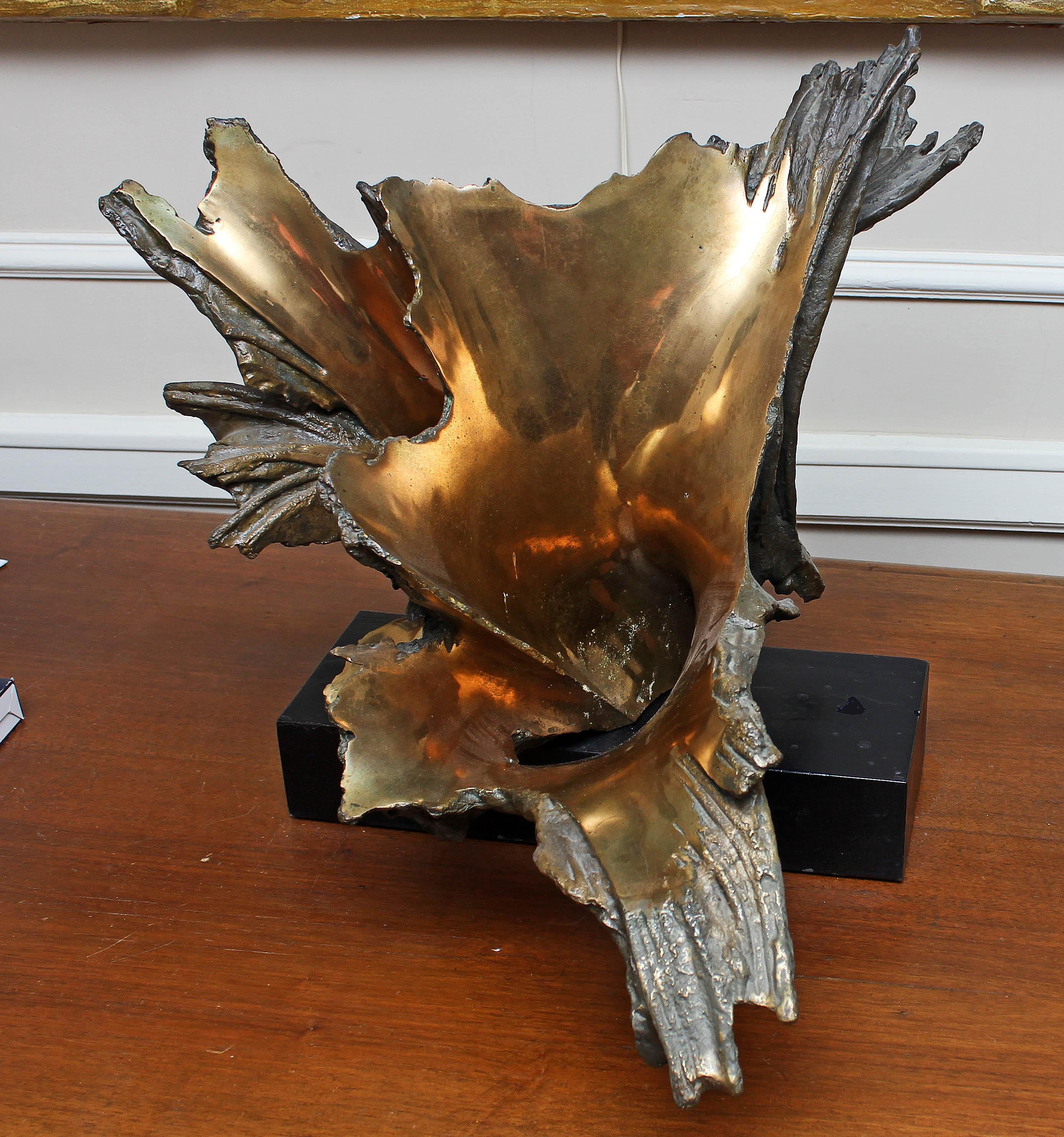 Sculpture en bronze « Fleurs dernace »   en vente 2