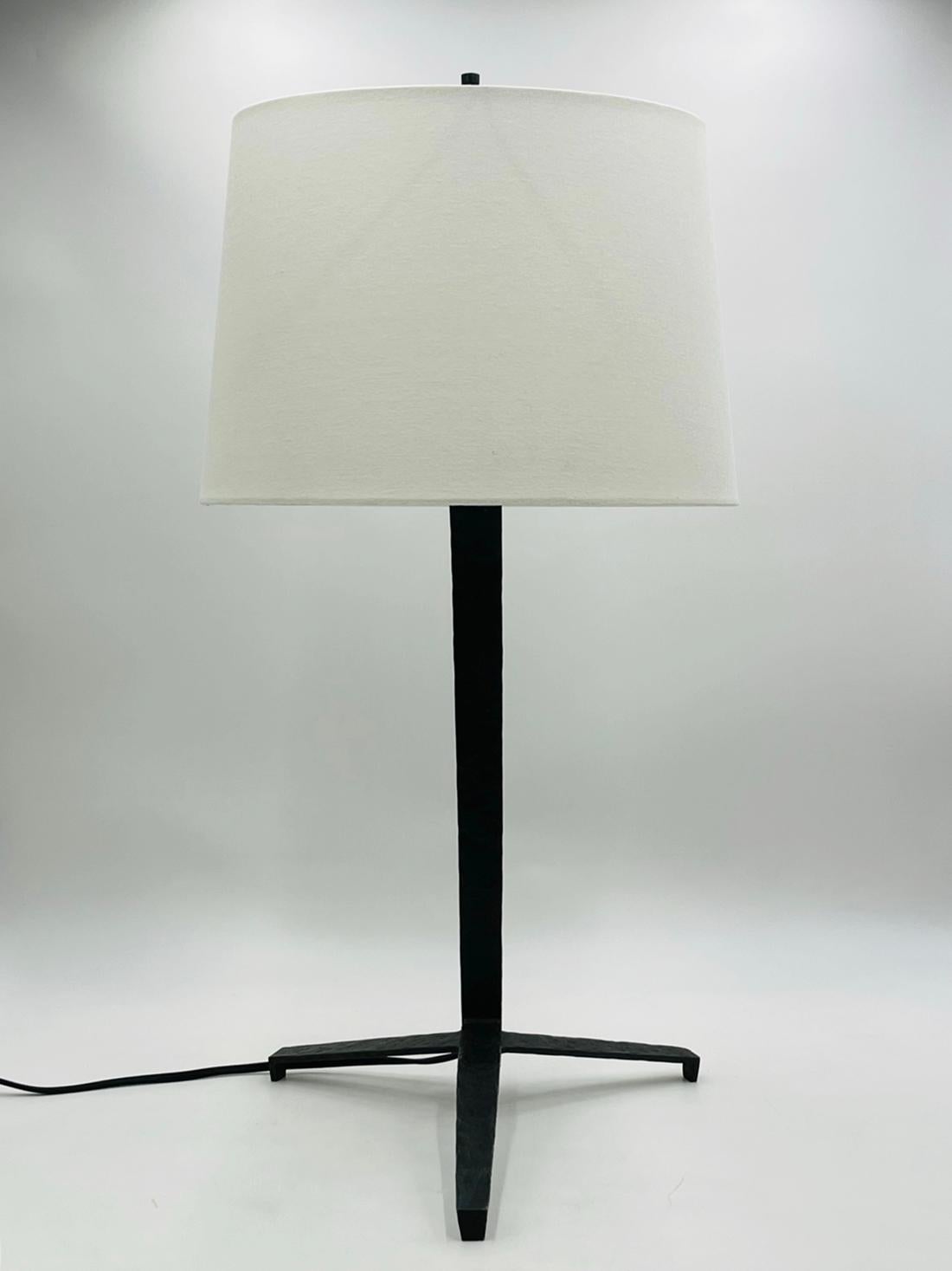 Beautiful table lamp designed by Thomas O'Brien and manufactured by Visual comfort as part of the 