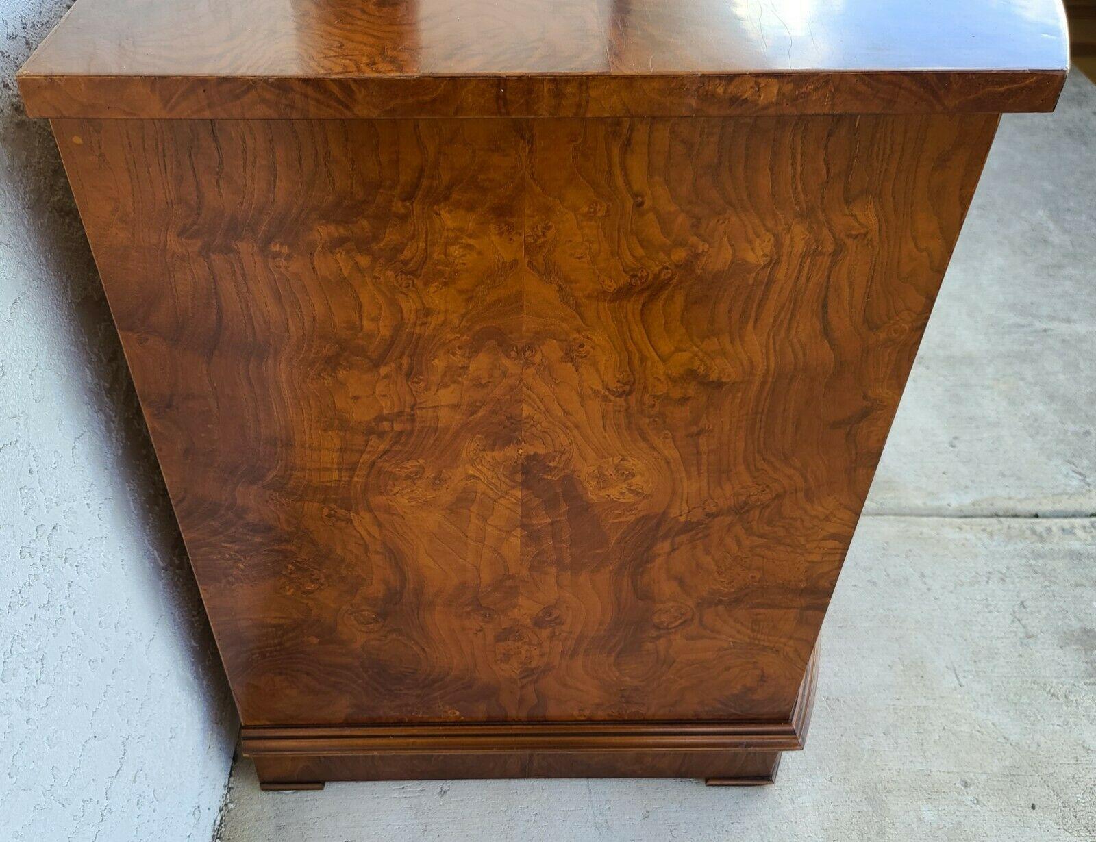 Francesco Molon Italian Burl Nightstands Side Tables, a Pair In Good Condition In Lake Worth, FL