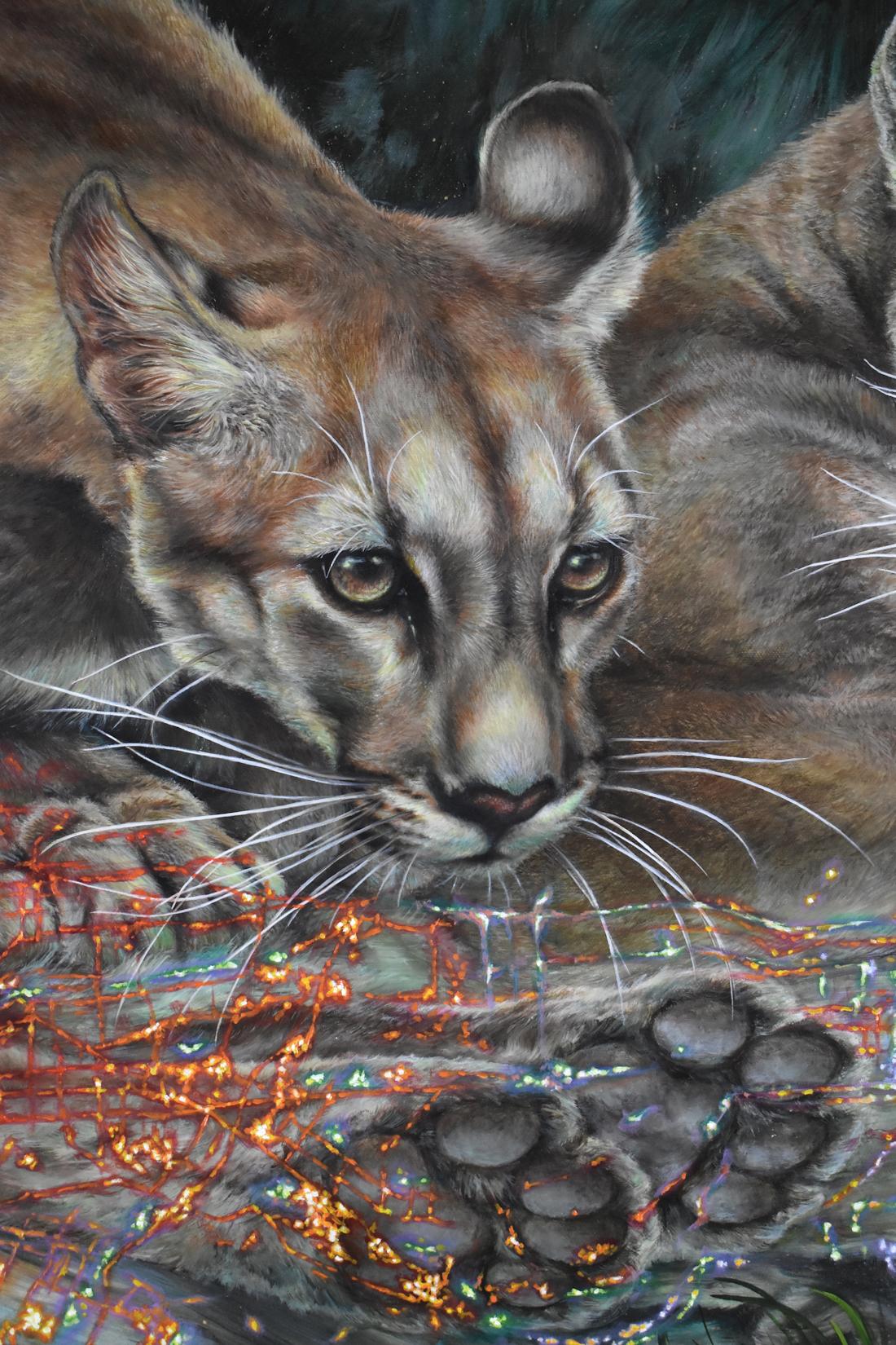 Mountain Lions of LA - Pintura inspirada en la naturaleza Árboles animales Gris Oro, 2022 en venta 3