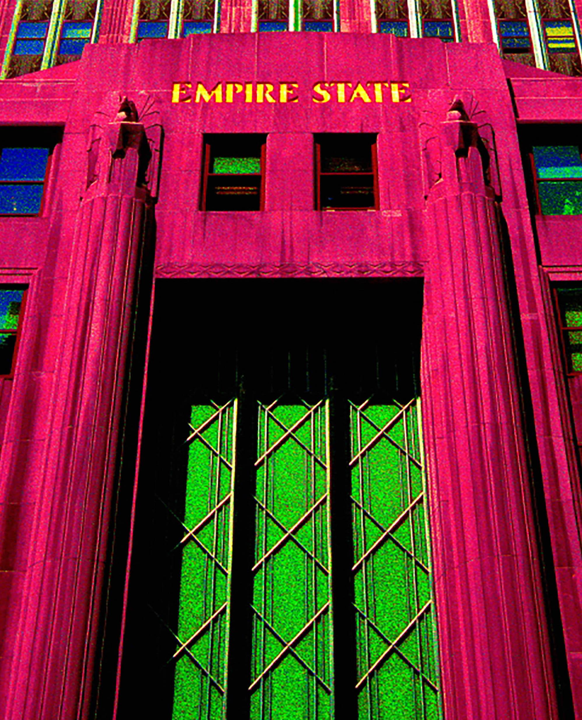 Francis APESTÉGUY - Empire State
2007 
Format A2 (40x60cm)  
Impression numérique à partir d'une photo originale prise par l'artiste, jet d'encre sur papier baryté.  
Signé et numéroté sur 9 exemplaires  
Boîte  
350 euros 