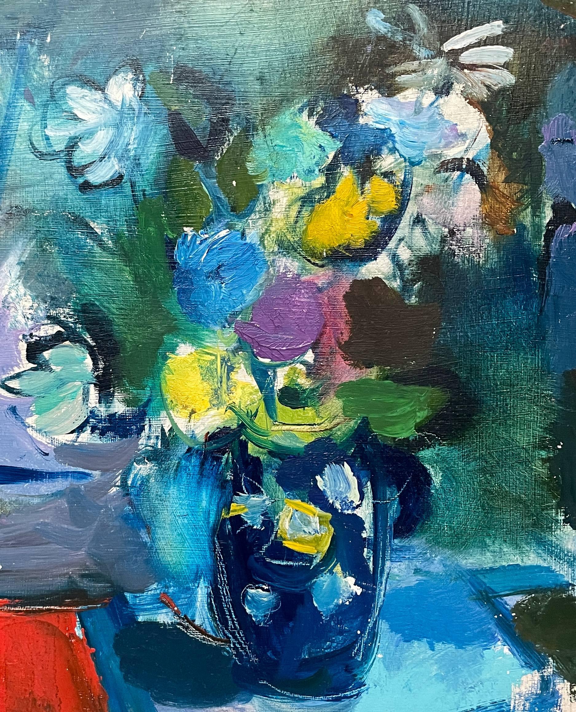 Ein fabelhaftes Stillleben aus der Jahrhundertmitte der 1950er Jahre mit einem bunten Blumenstrauß (Braun), Interior Painting, von Francis Chapin