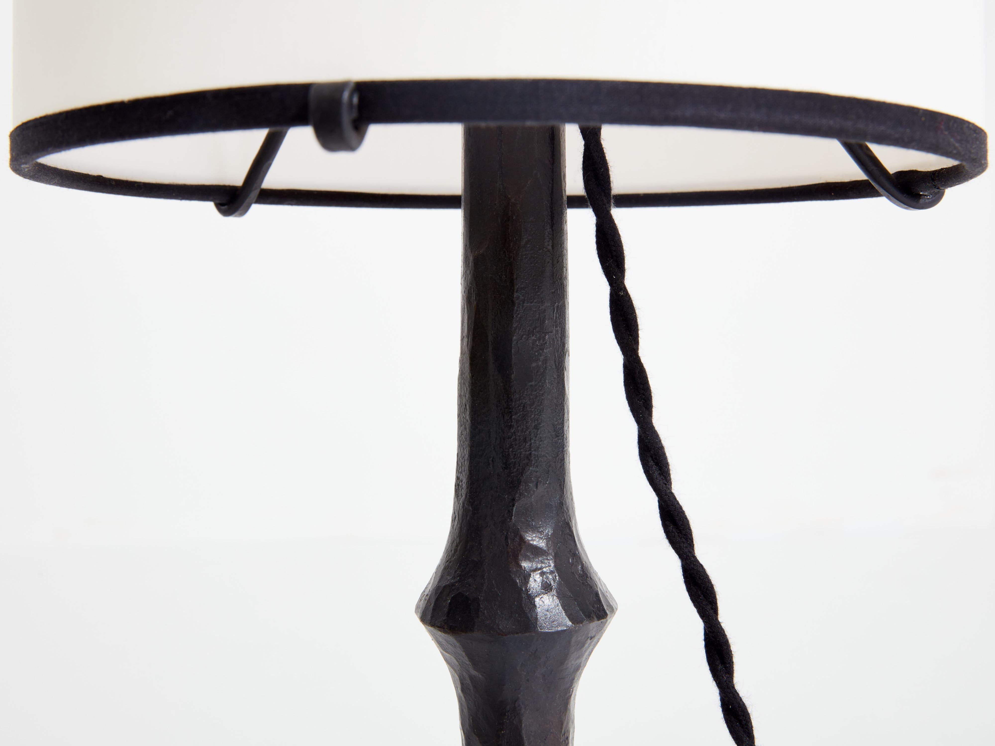 Lámpara de hierro forjado Francis Dewaele & Les Artisans de Marolles 1955 en venta 1