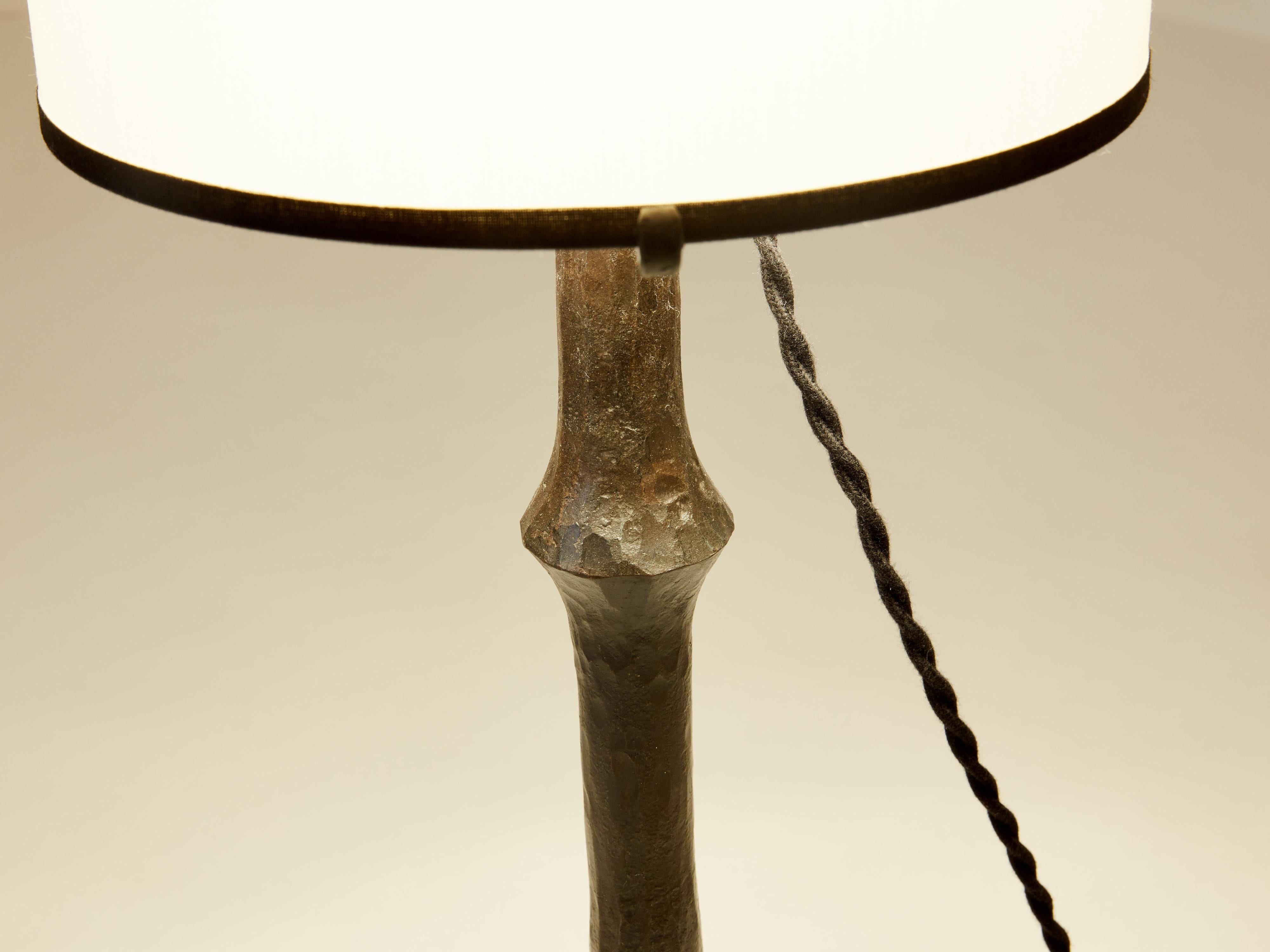 Lámpara de hierro forjado Francis Dewaele & Les Artisans de Marolles 1955 en venta 2