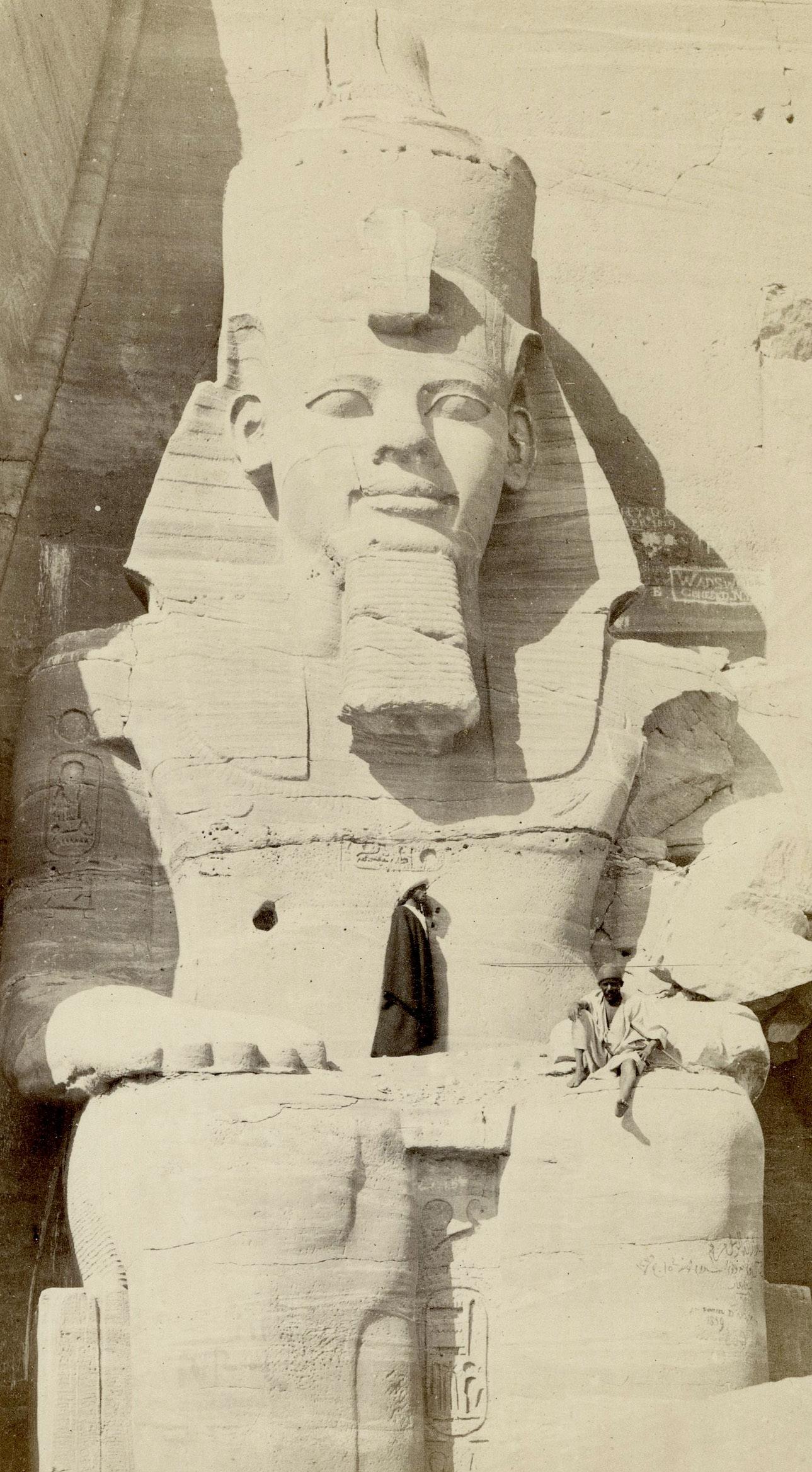 Kolossale Figur in Abou Simbel, Nubien
Original goldgetönte Albuminfotografie, um 1862
Vorzeichenlos wie üblich
Aus: Oberägypten und Äthiopien, um 1862, Bd. 1, (36 Tafeln)
Herausgegeben von William Mackenzie, London, Glasgow & Edinburgh
Bedingung: 