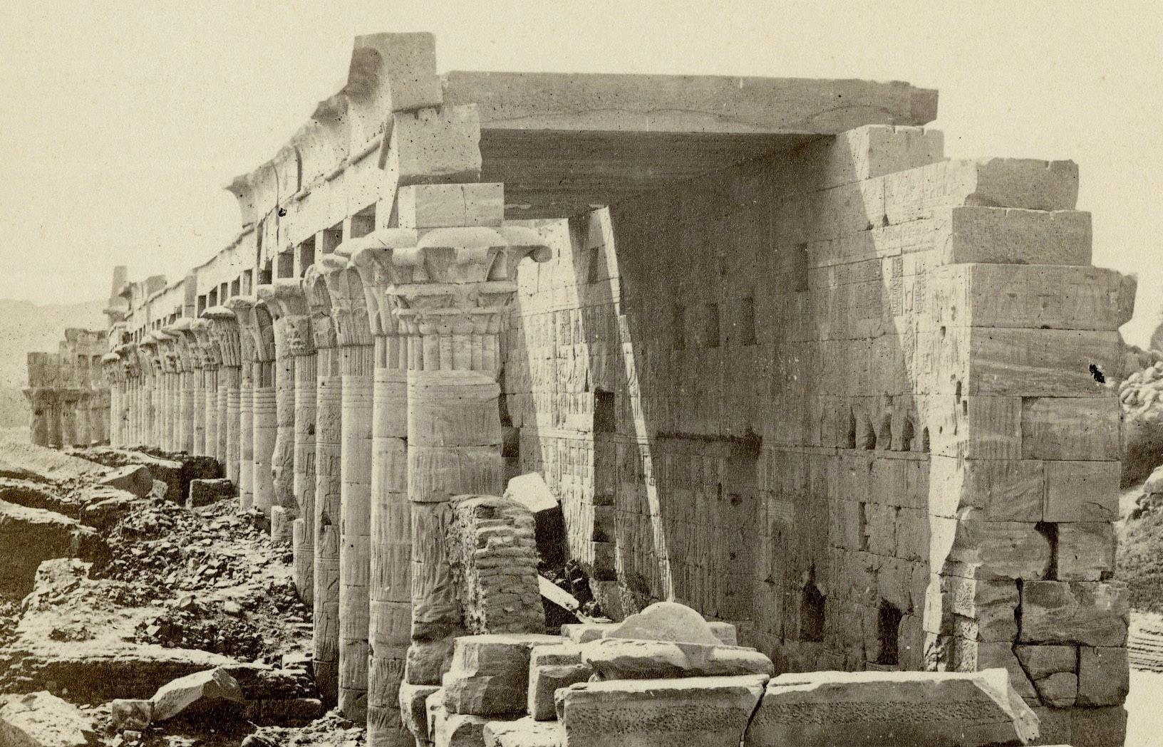 Die Colonnade, Insel Philae (Romantik), Photograph, von Francis Frith