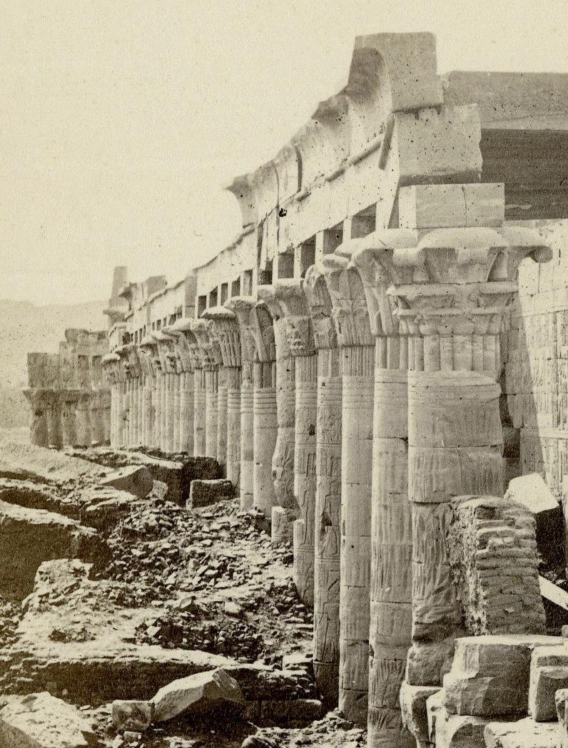 Die Colonnade, Insel Philae (Beige), Landscape Photograph, von Francis Frith