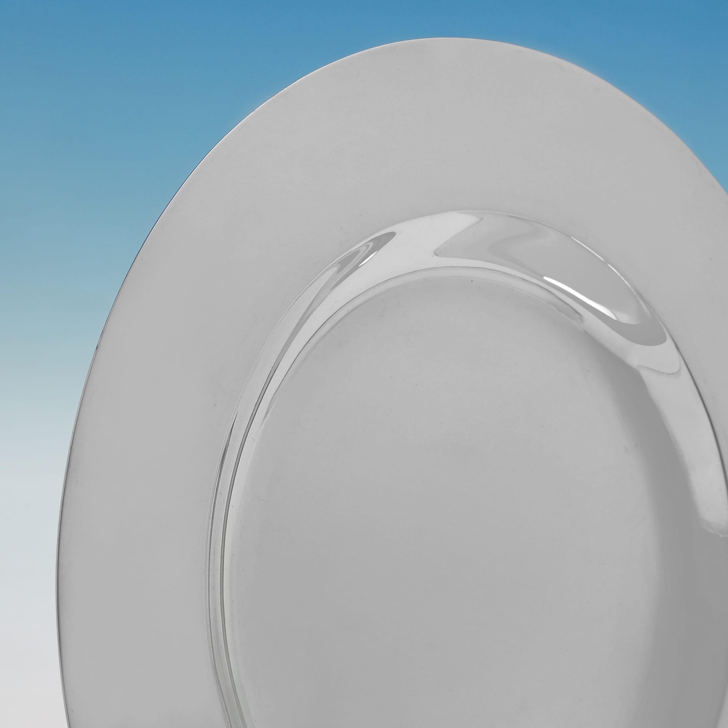 Francis Higgins III Edwardian Sterling Silver Dinner Plates made in 1904 Bon état - En vente à London, London