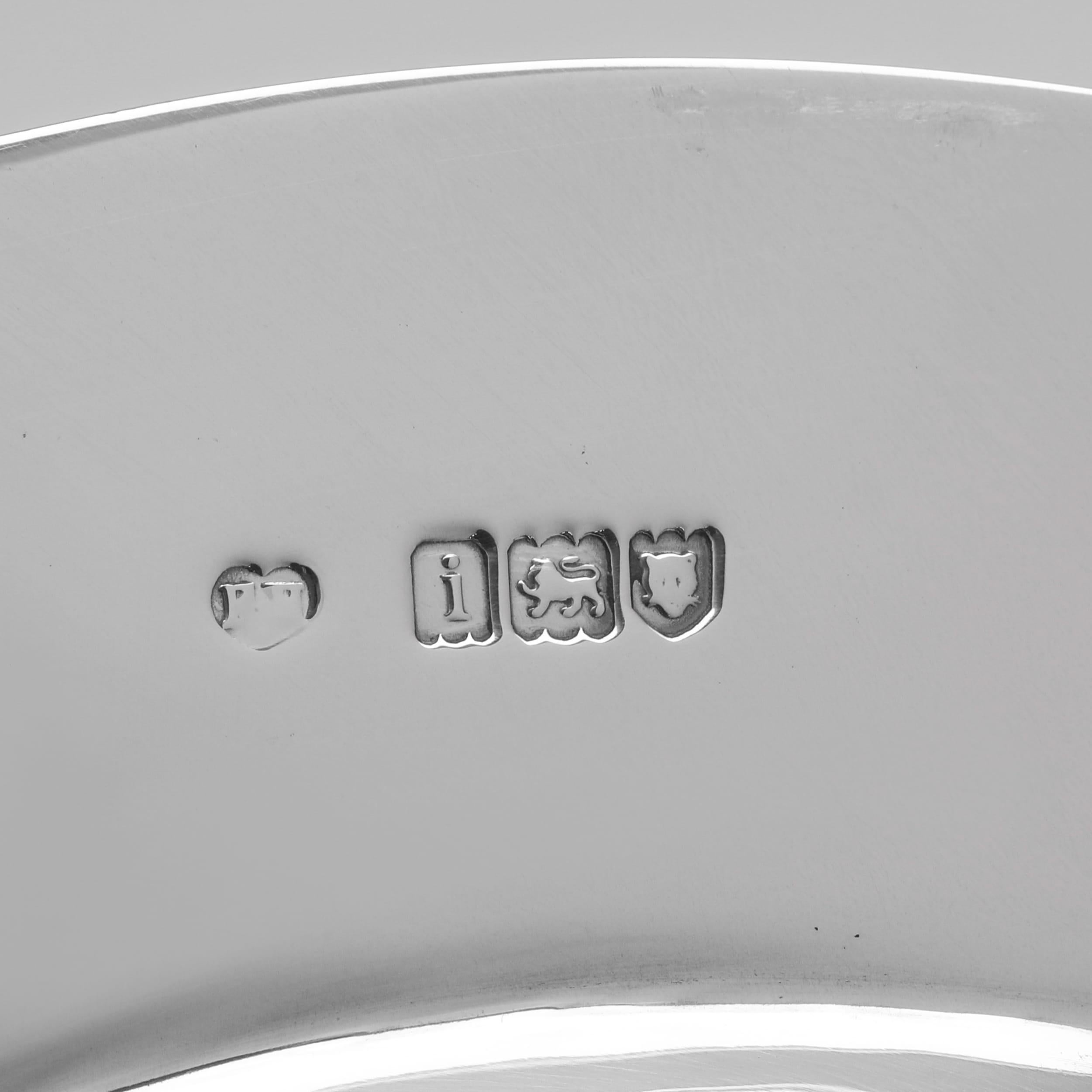 Début du 20ème siècle Francis Higgins III Edwardian Sterling Silver Dinner Plates made in 1904 en vente