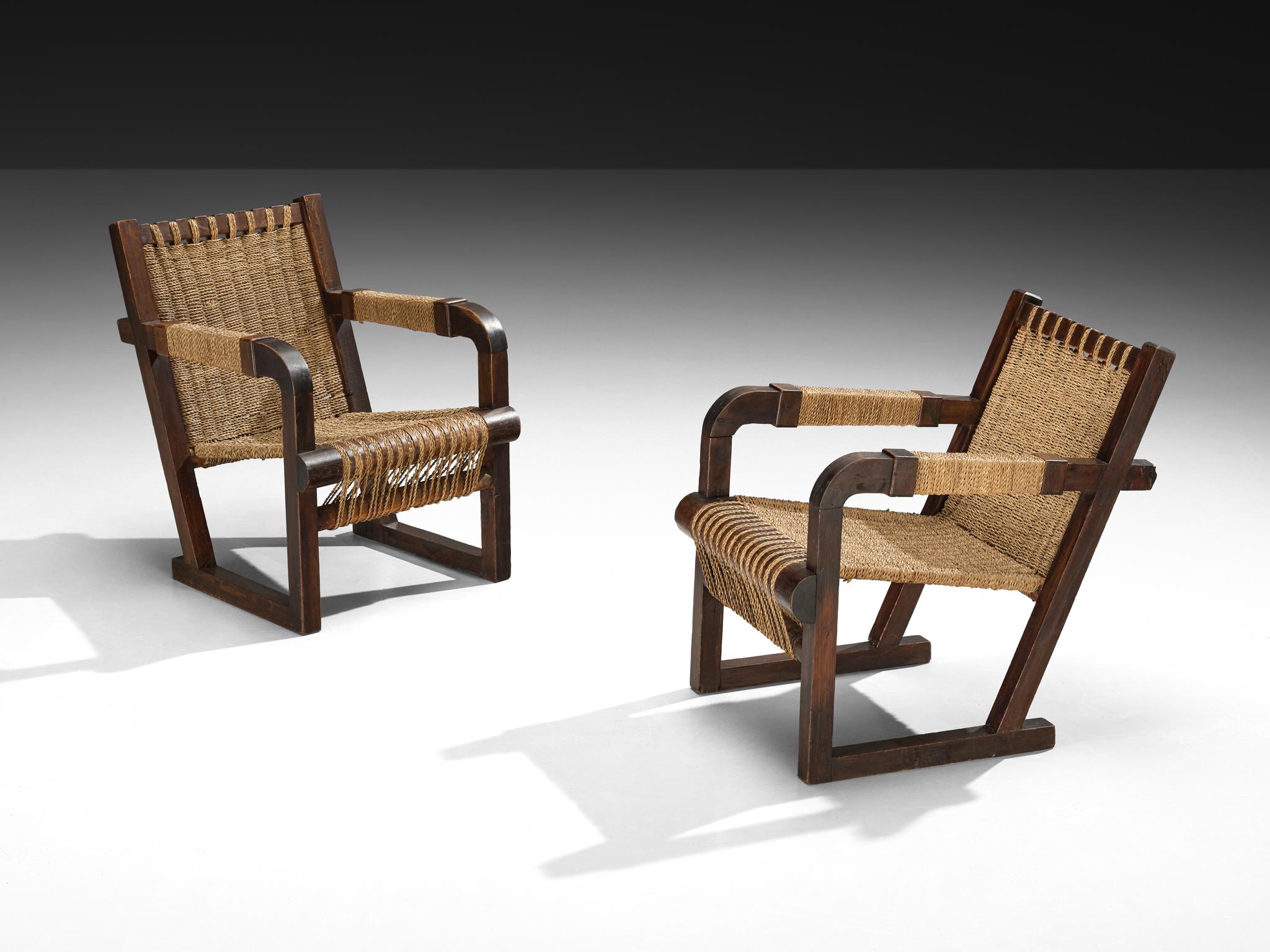 Francis Jourdain, pareja de sillones, paja, haya, pino, Francia, años 30

Este exquisito par de sillones de salón, diseñados por Francis Jourdain (1876-1958) en Francia durante la década de 1930, encarna tanto la elegancia como la artesanía. Las