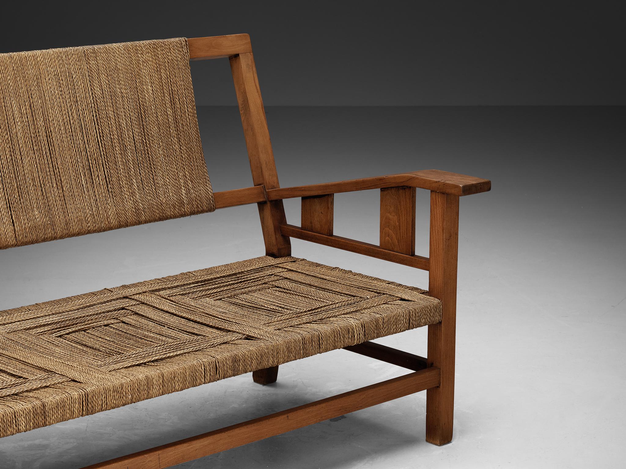 Francis Jourdain Sofa oder Bank aus gewebtem Stroh und Holz  (Mitte des 20. Jahrhunderts) im Angebot