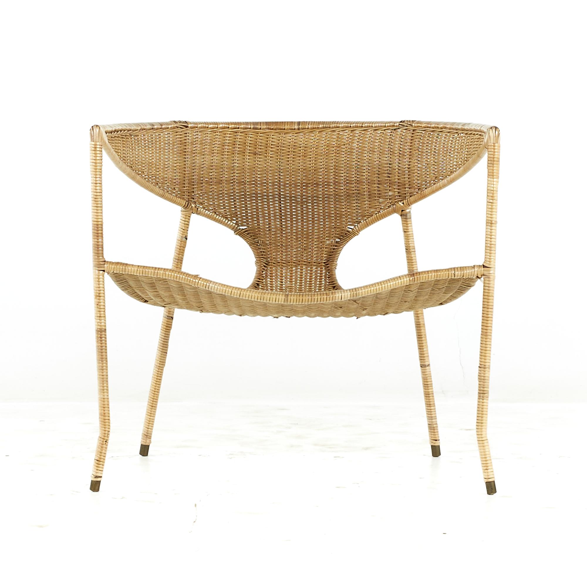Francis Mair midcentury Wicker Chair

This chair measures: 30 wide x 25 deep x 27.25 high, with a seat height of 15 and arm height/chair clearance 27 inches 

All pieces of furniture can be had in what we call restored vintage condition. That